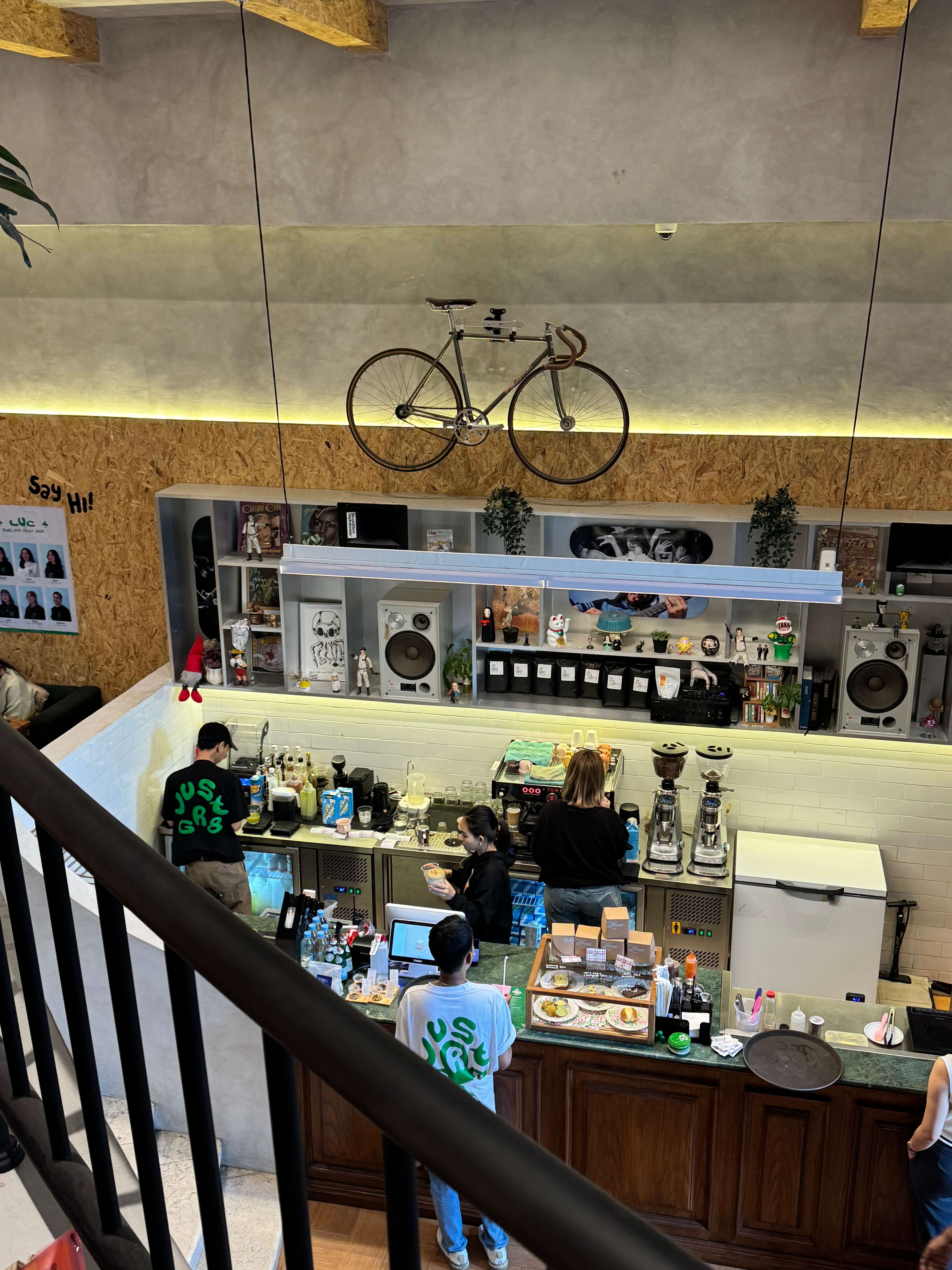 luc barista top view