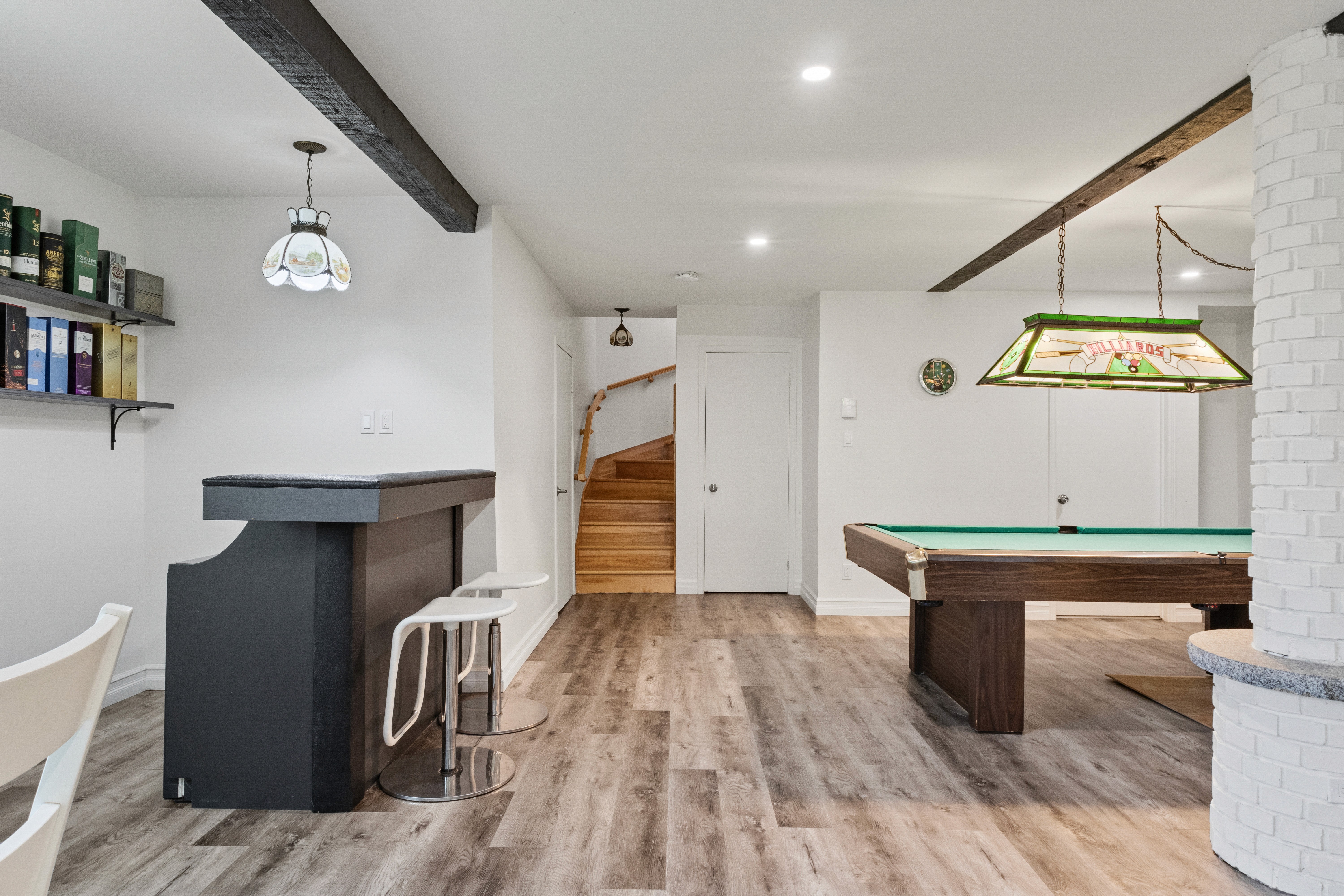 Games room with pool table at Coaticook Villa