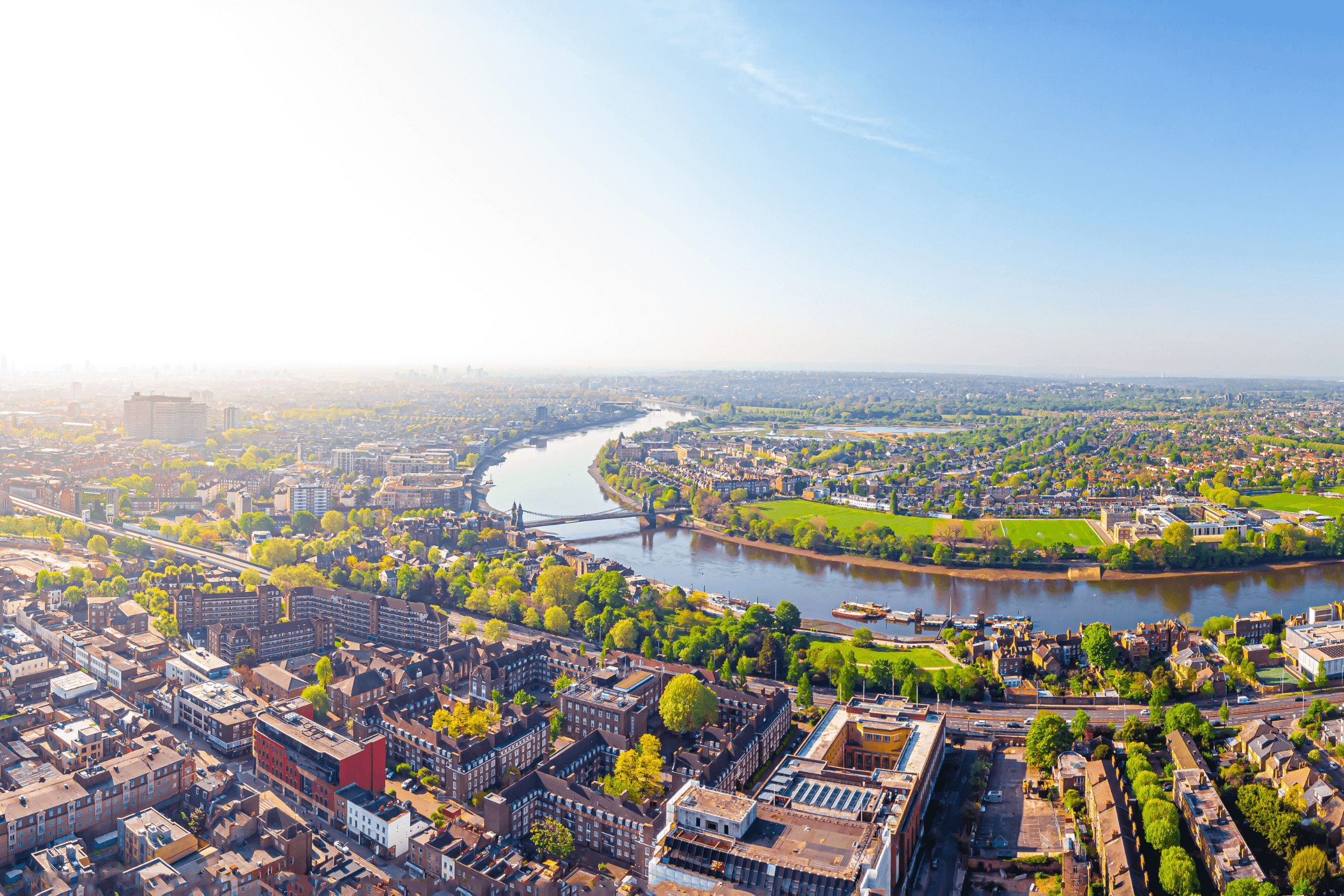 5 Things UK Hosts Get Wrong with Guest Communication (and How a Professional Manager Fixes Them)
