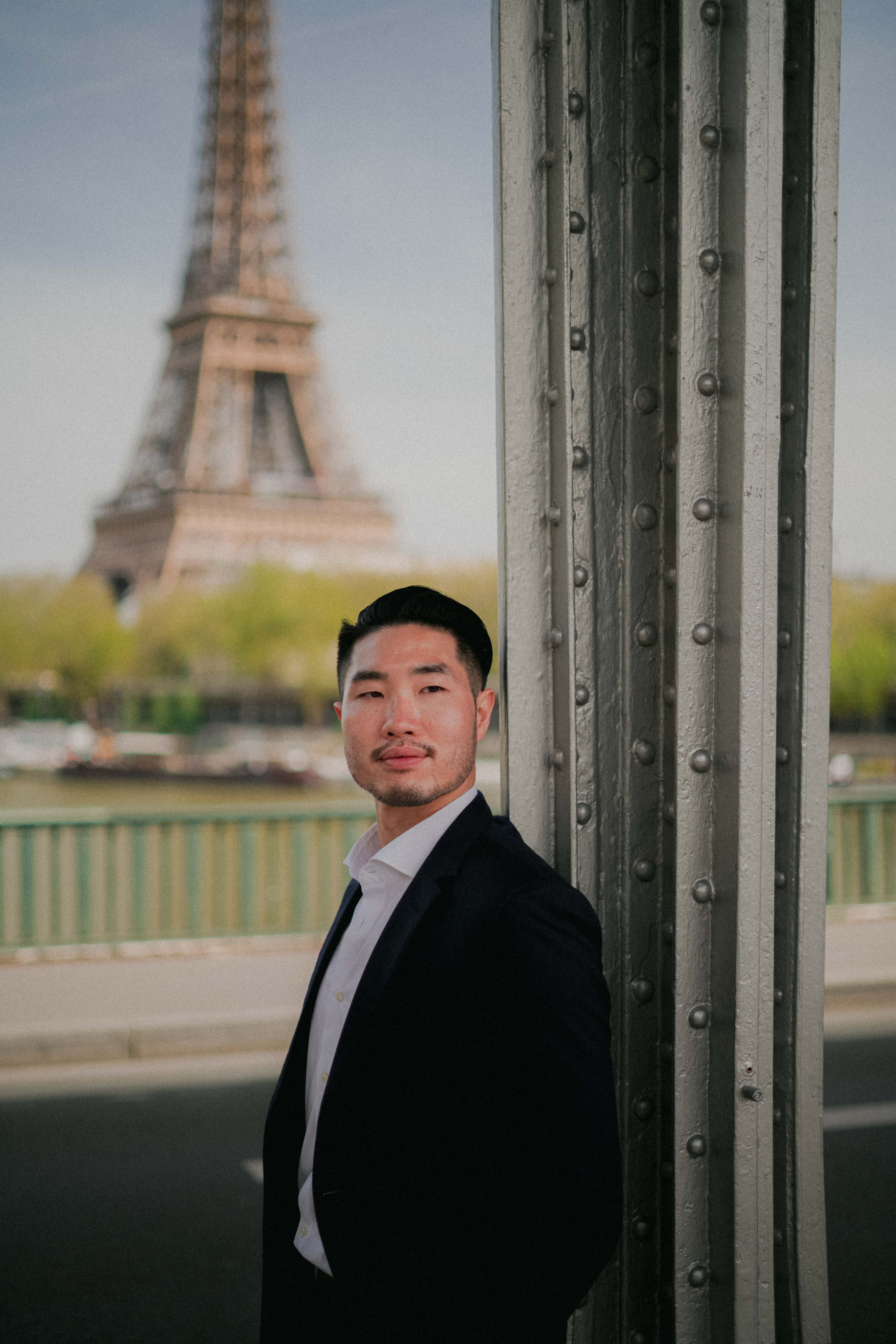 Paris Photographer - LeParisPro. Weddings, engagements, proposals, lifestyle and fashion photoshoots.