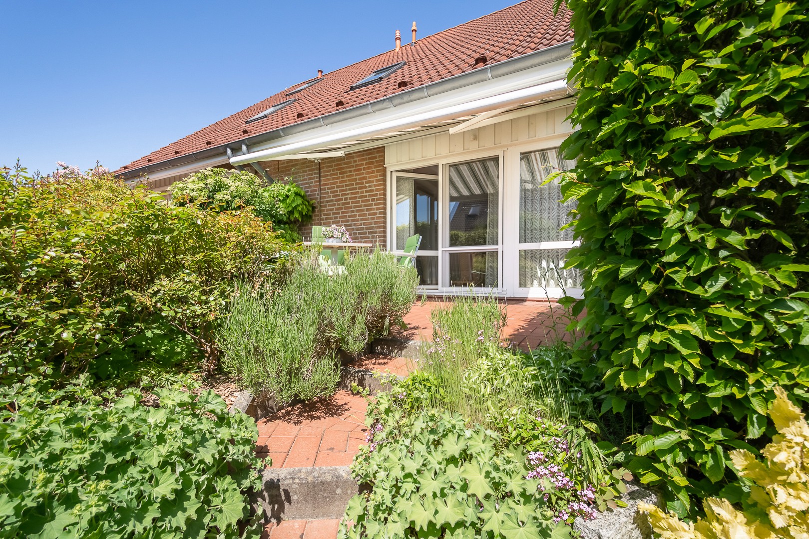 Mehrfamilienhaus in Kiel mit roter Ziegelsteinwand