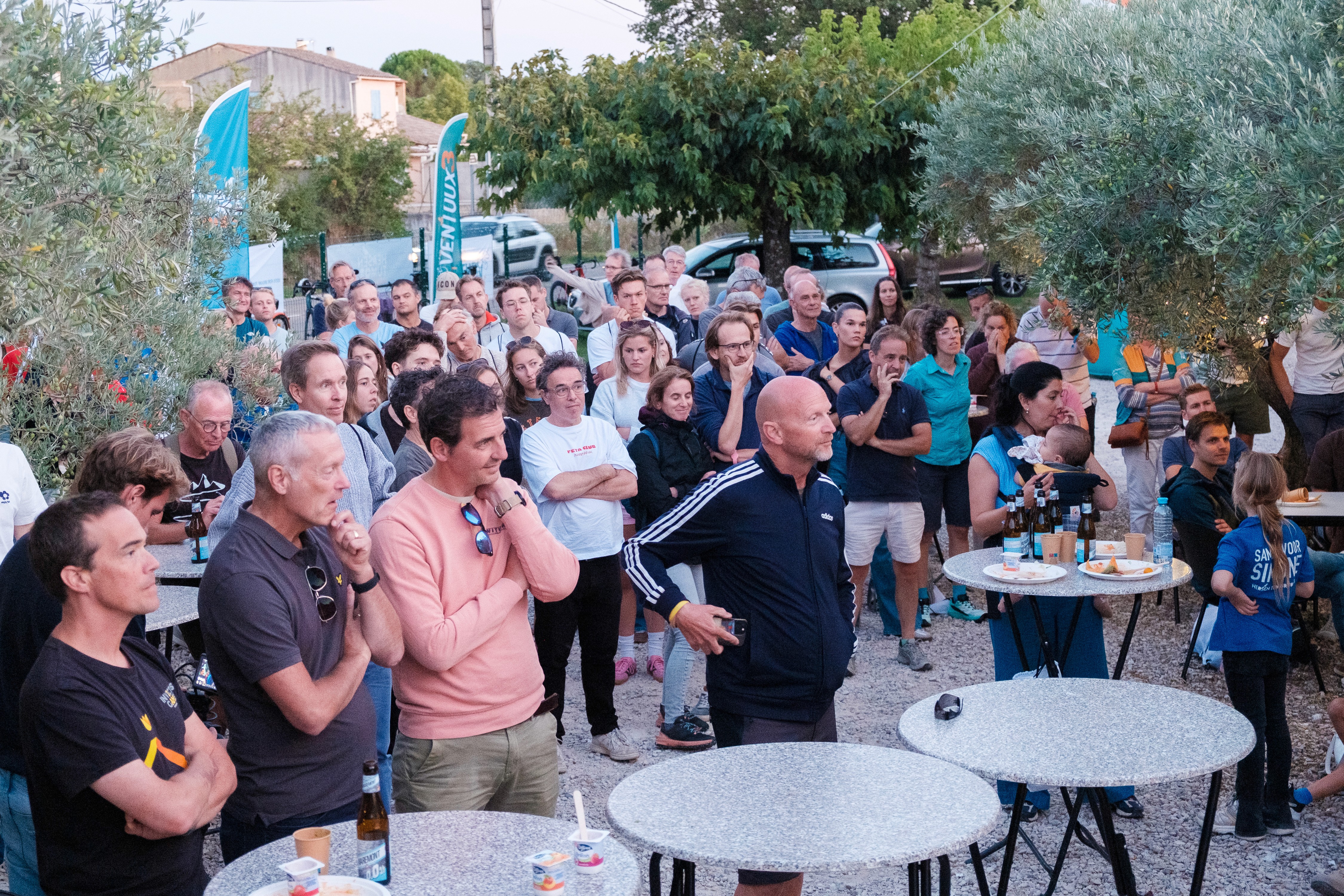 Een lachende fietser op weg naar de top van de Mont Ventoux tijdens Ventoux3