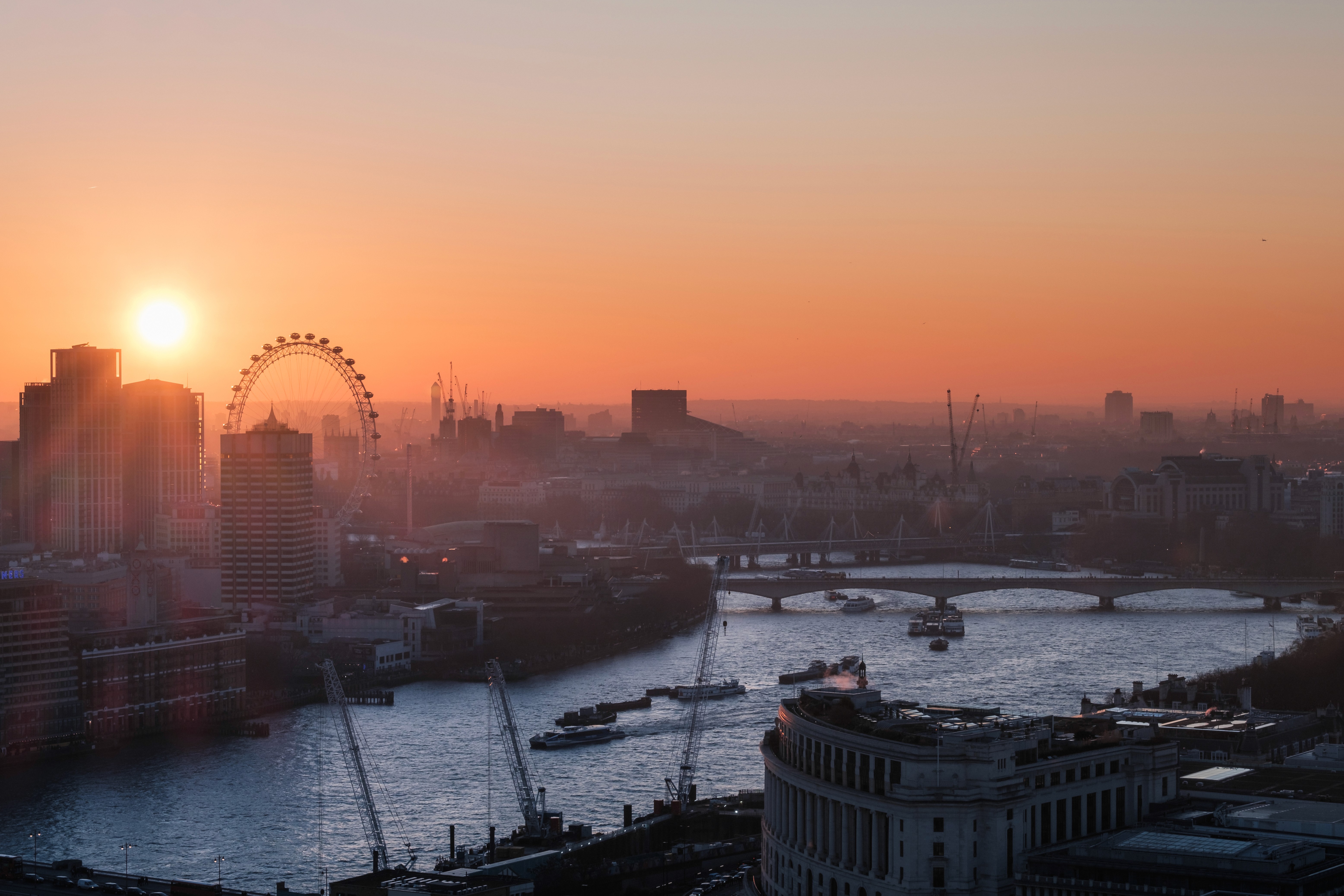 14:17Claude responded: London skyline at sunset with the Thames and London EyeLondon skyline at sunset with the Thames and London Eye