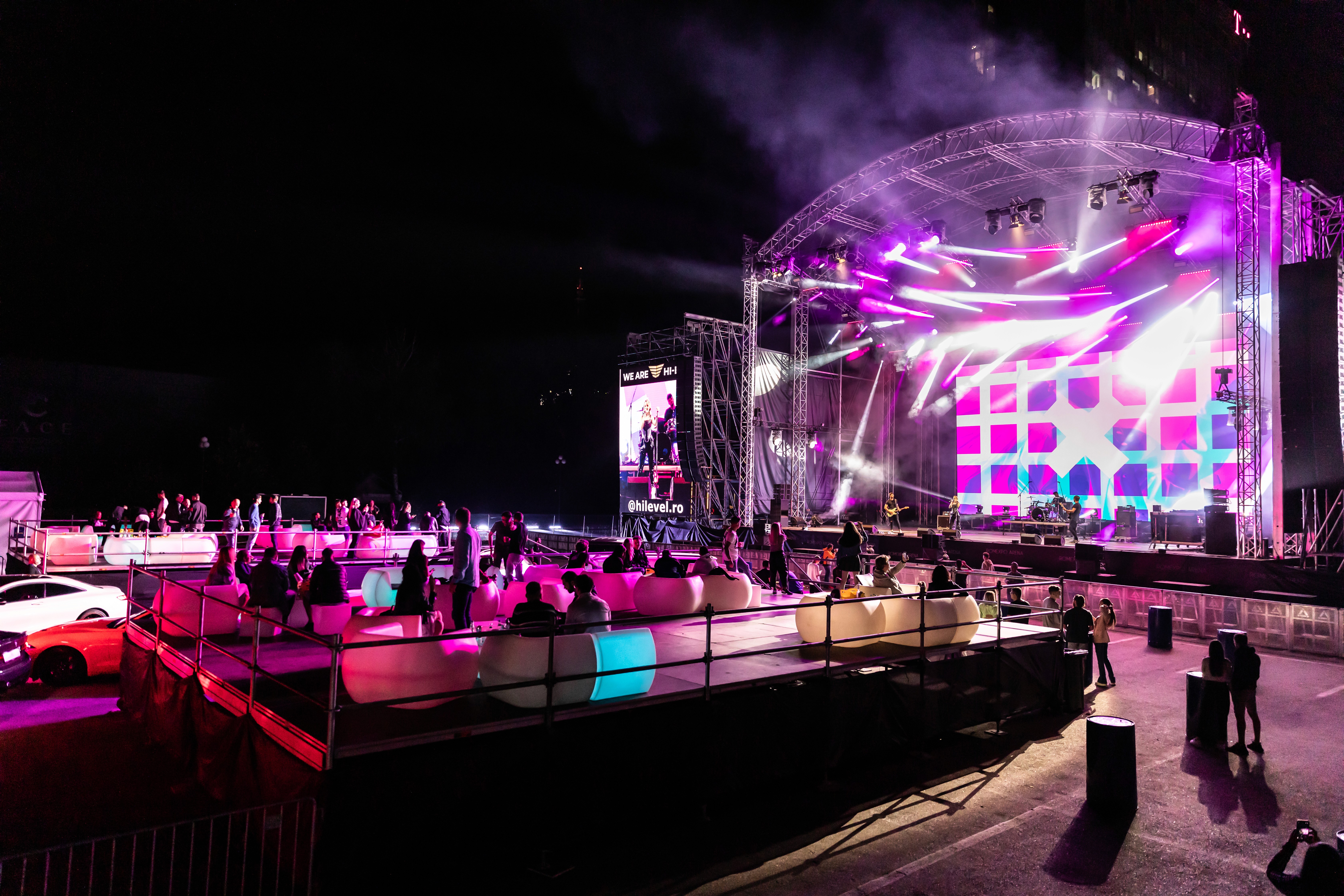 Man wearing VR glasses