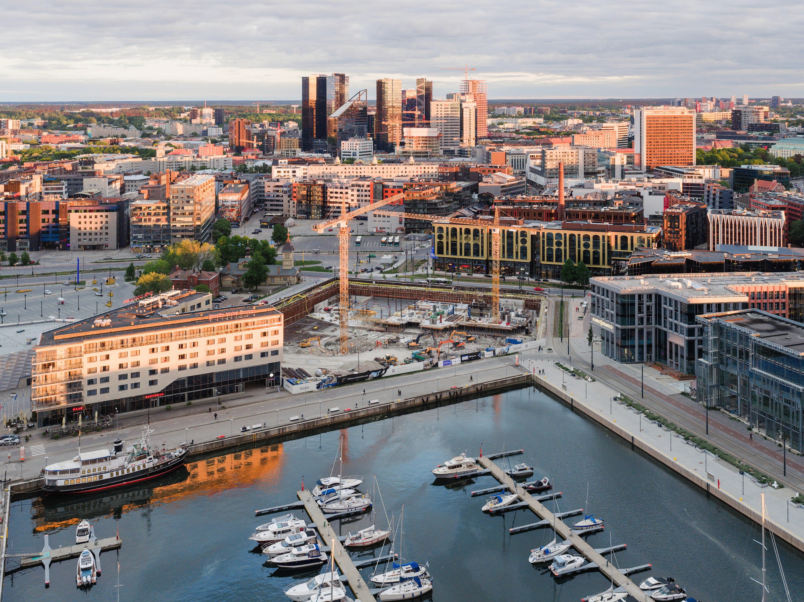 Talsinki built-environment photograph.