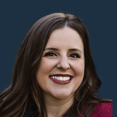 woman on focus photography