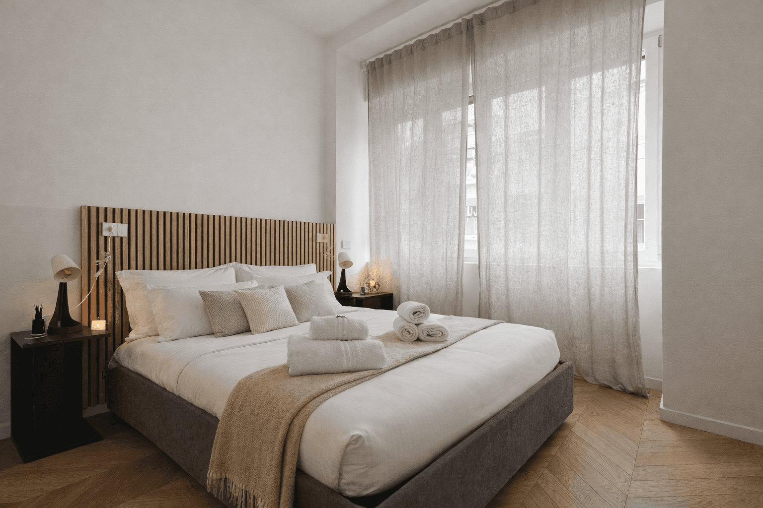 Camera colorata arancione