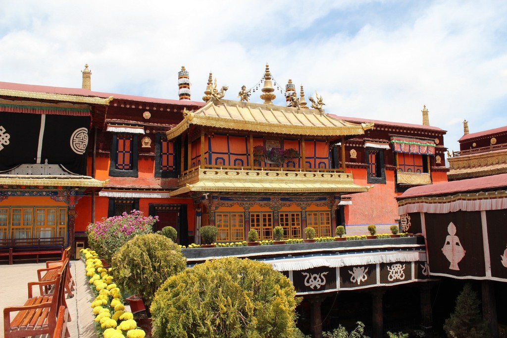 aerial view of city buildings during daytime