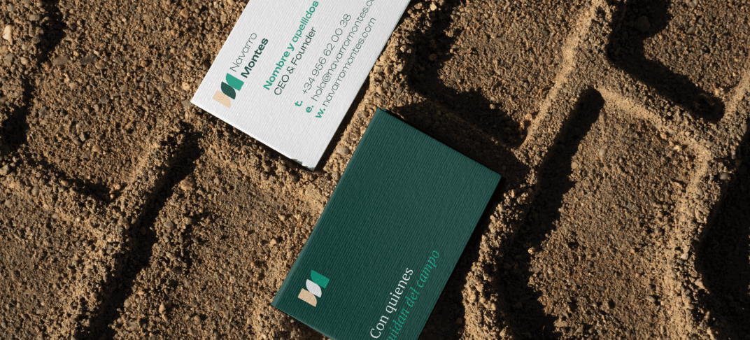 Logotipo formado por las palabras weuta en blanco sobre fondo naranja corporativo.