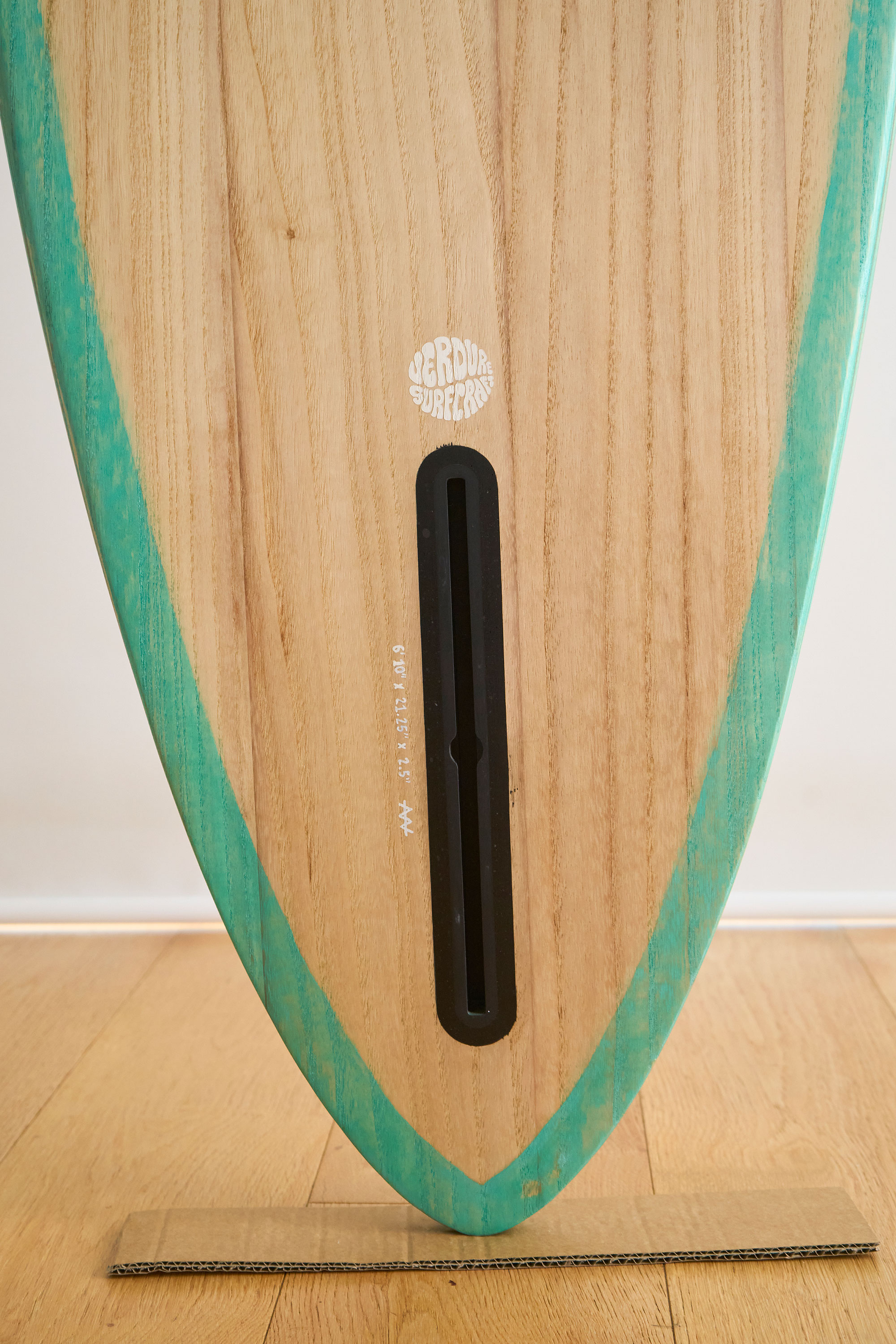 Timber surfboard single fin box
