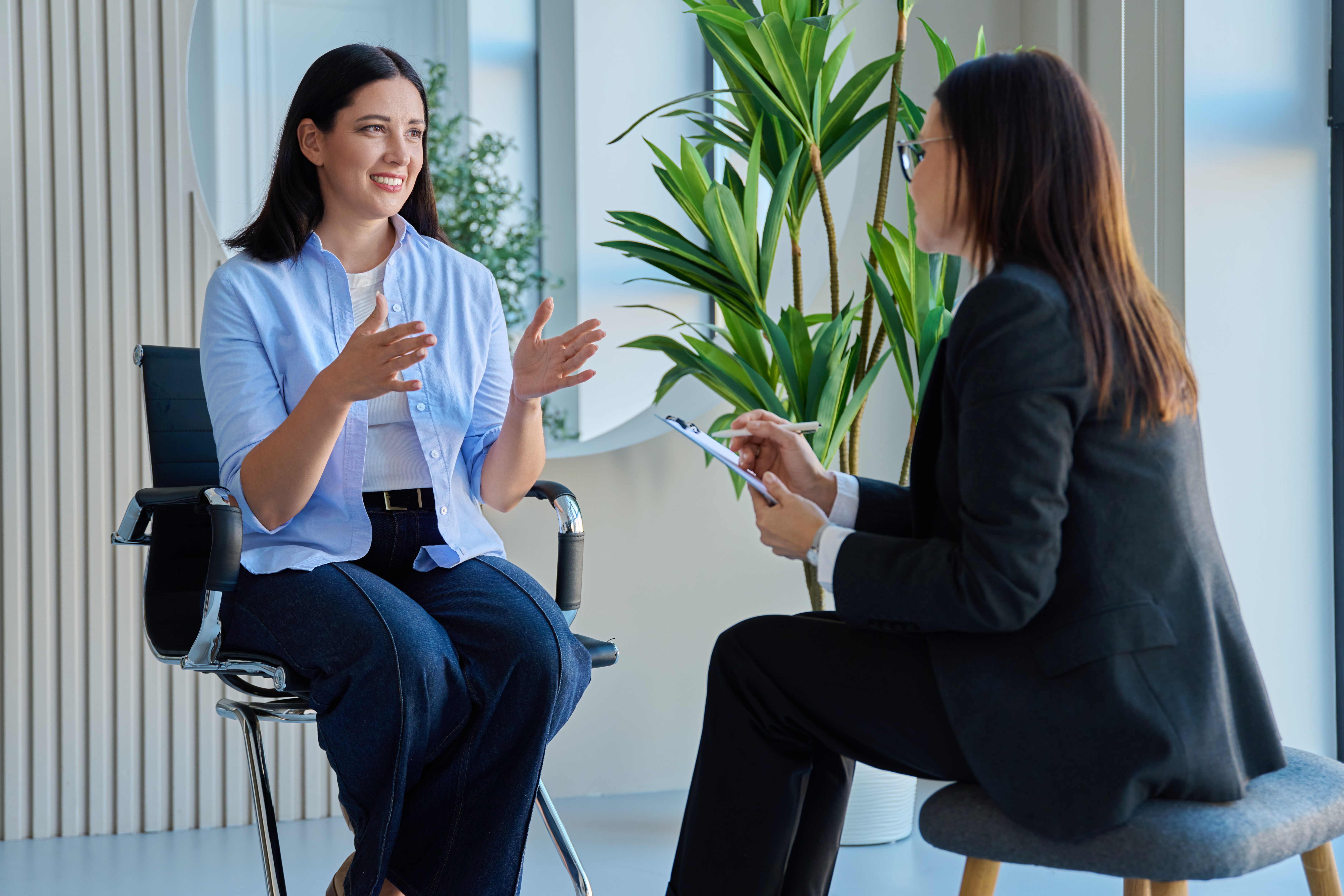 Illustration of two women speaking about fertility