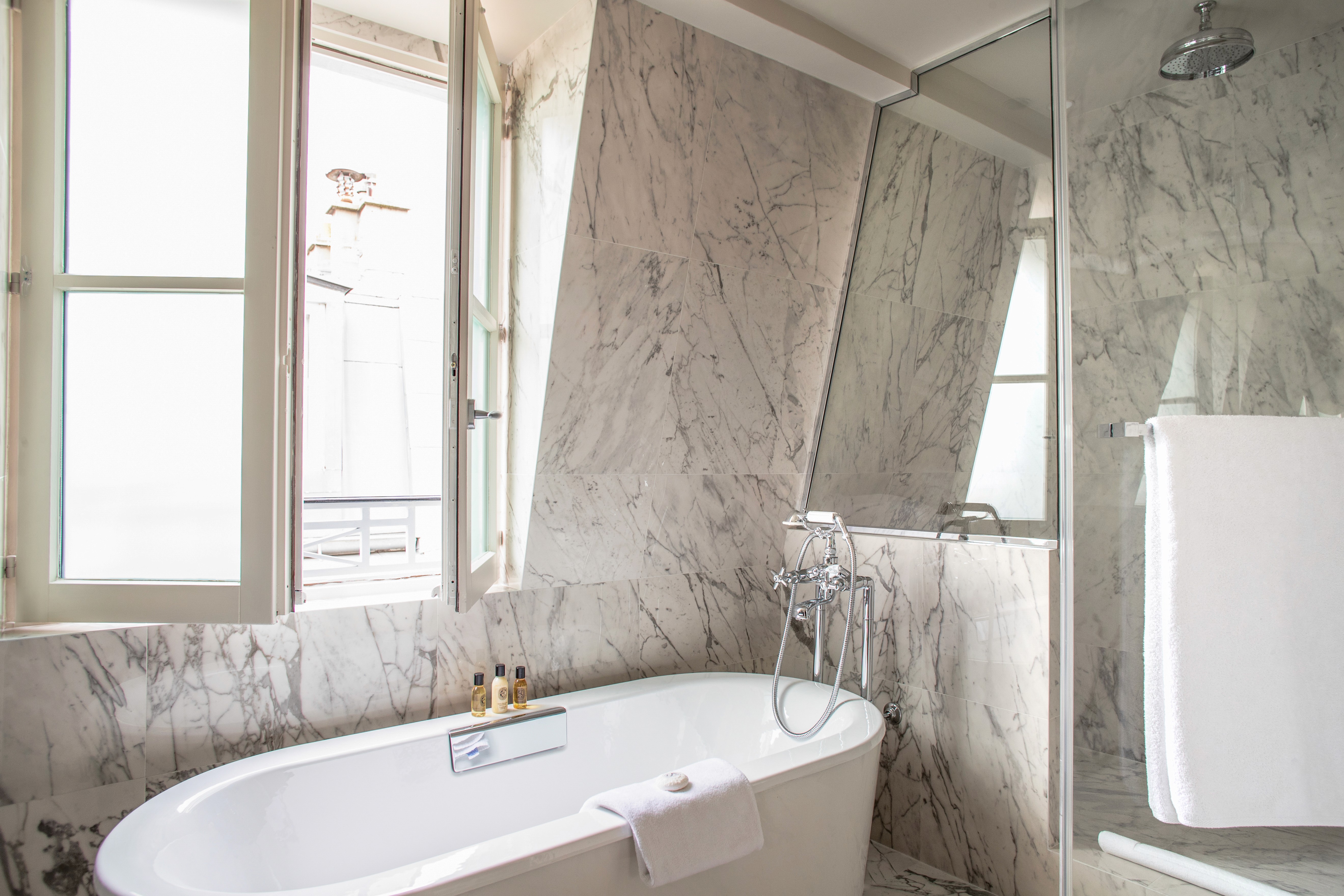 bathroom hotel saint germain 5*