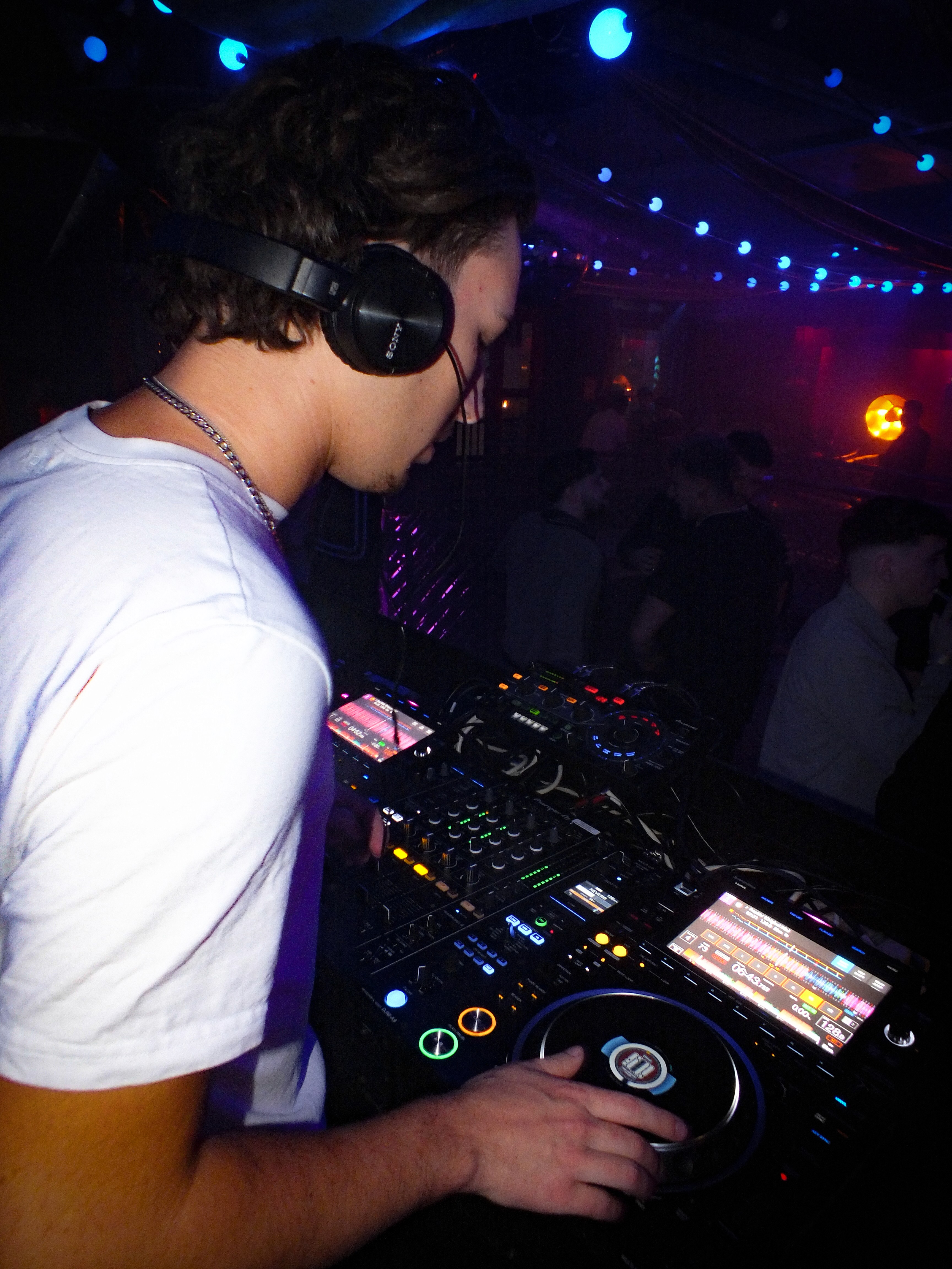 photography of people inside room during daytime