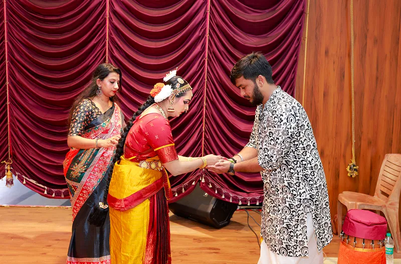 A dancer performing mohiniyattam