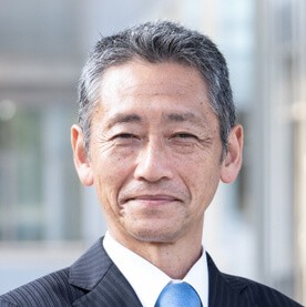 Picture of a person that has a question regarding the employment contract