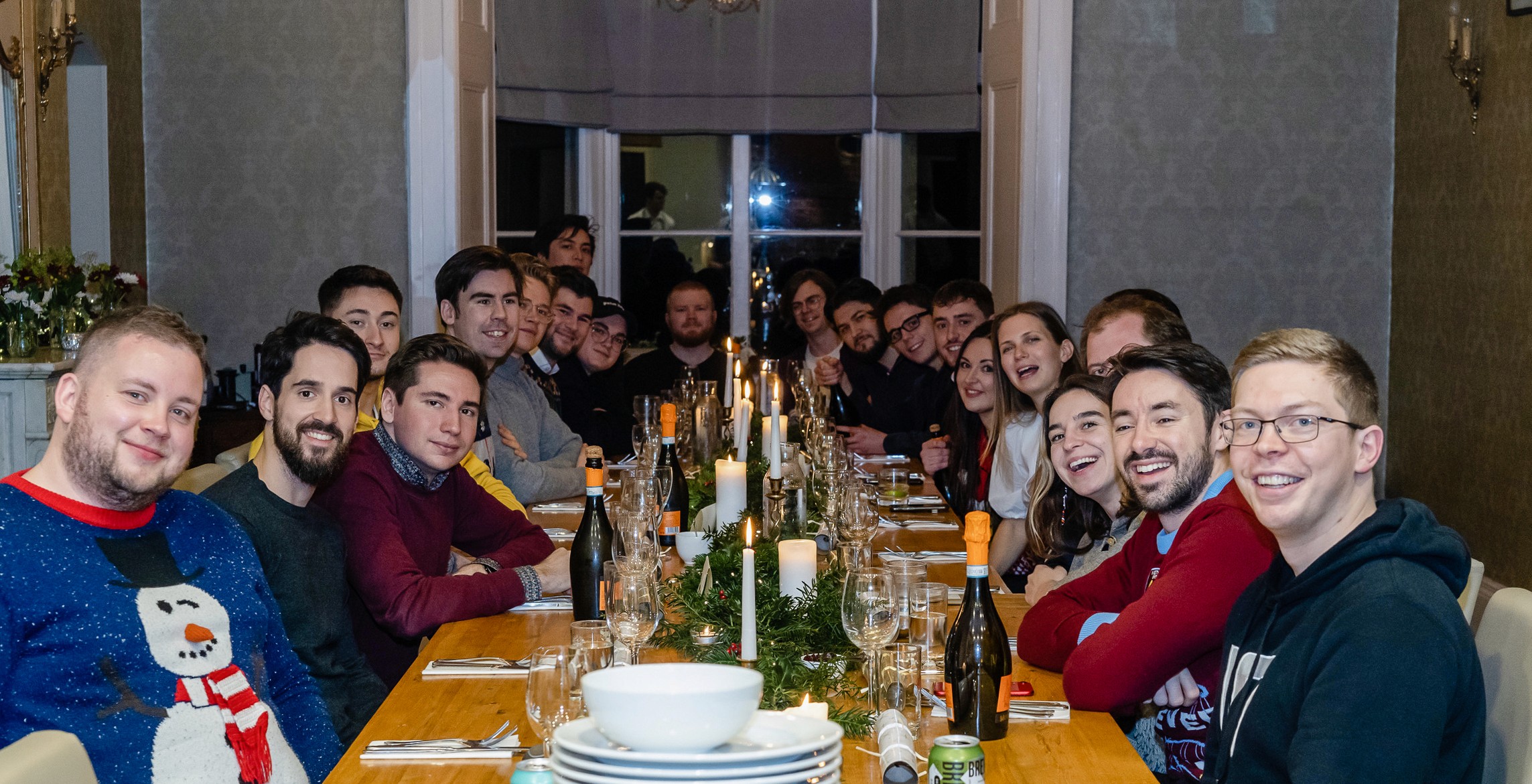 The V7 team having dinner at the Winter 2021 Retreat