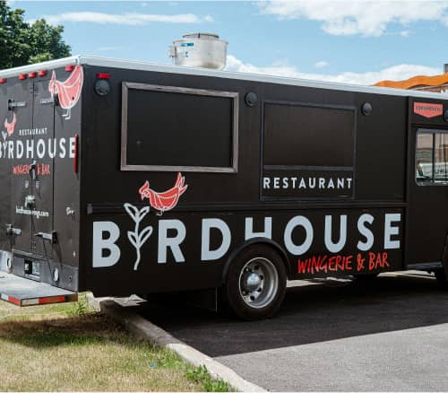 Camion "Food truck" Birdhouse, vue de côté