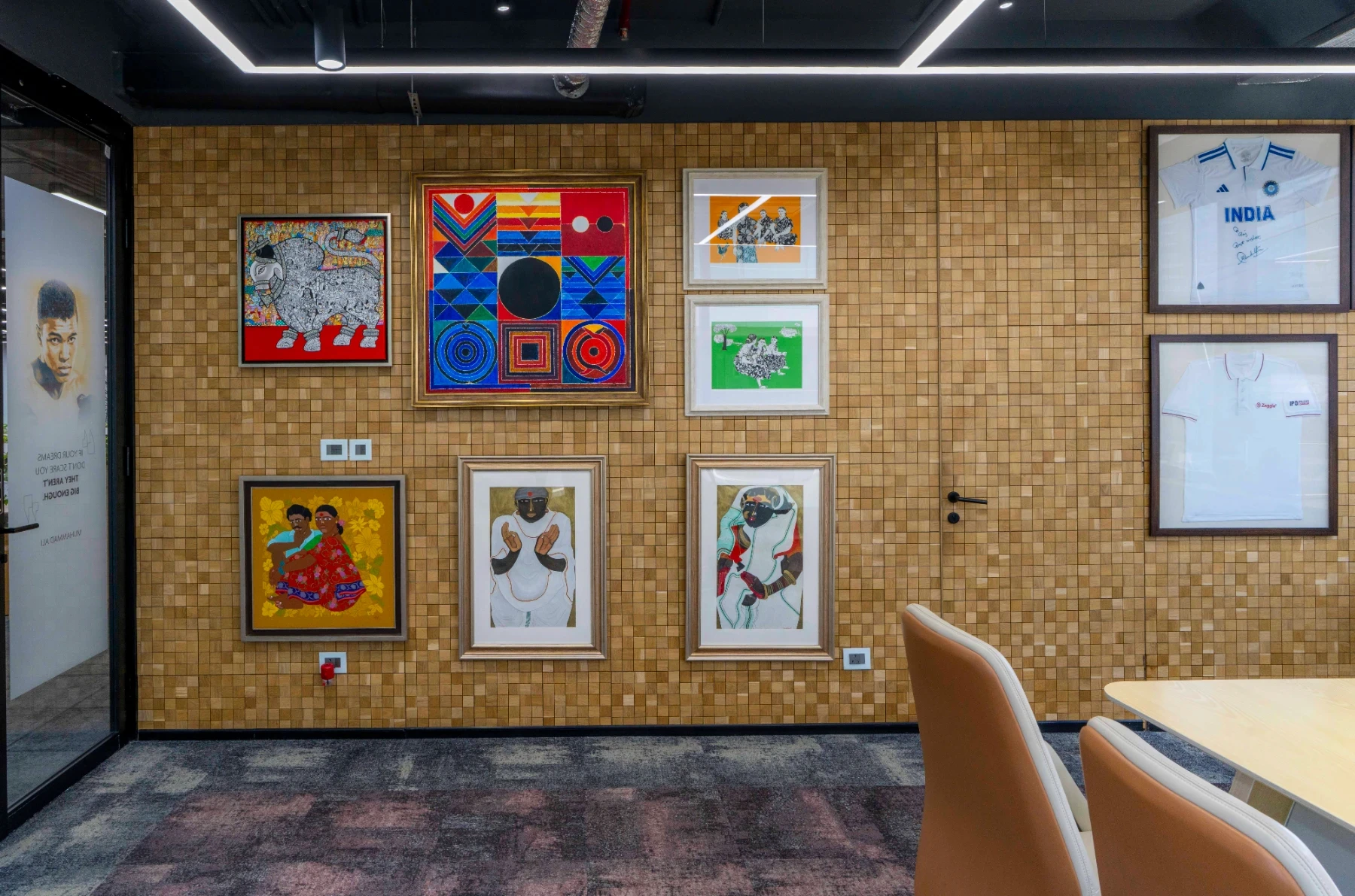 Coworking space cokarma workstation area