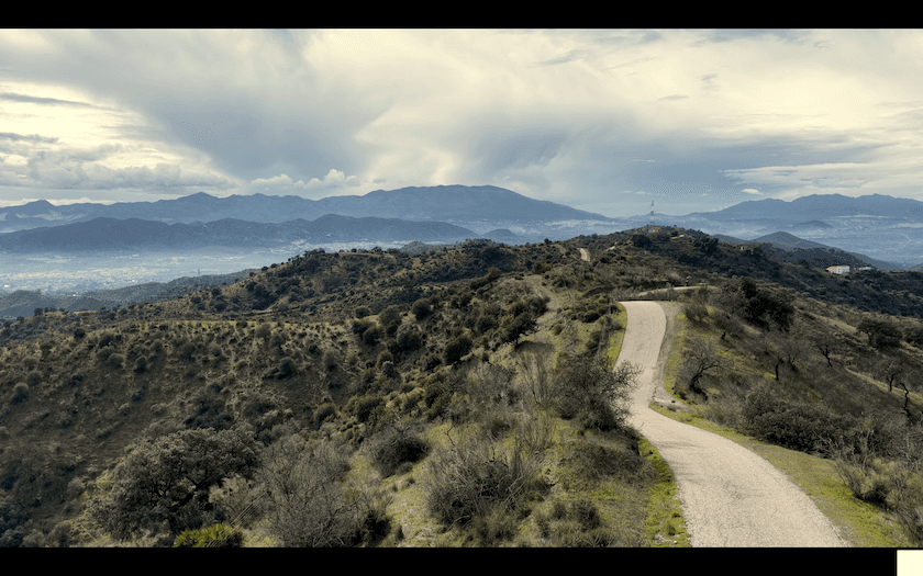 Катайся по горам на квадроцикле и эндуро. Встречай рассветы и наслаждайся жизнью.
