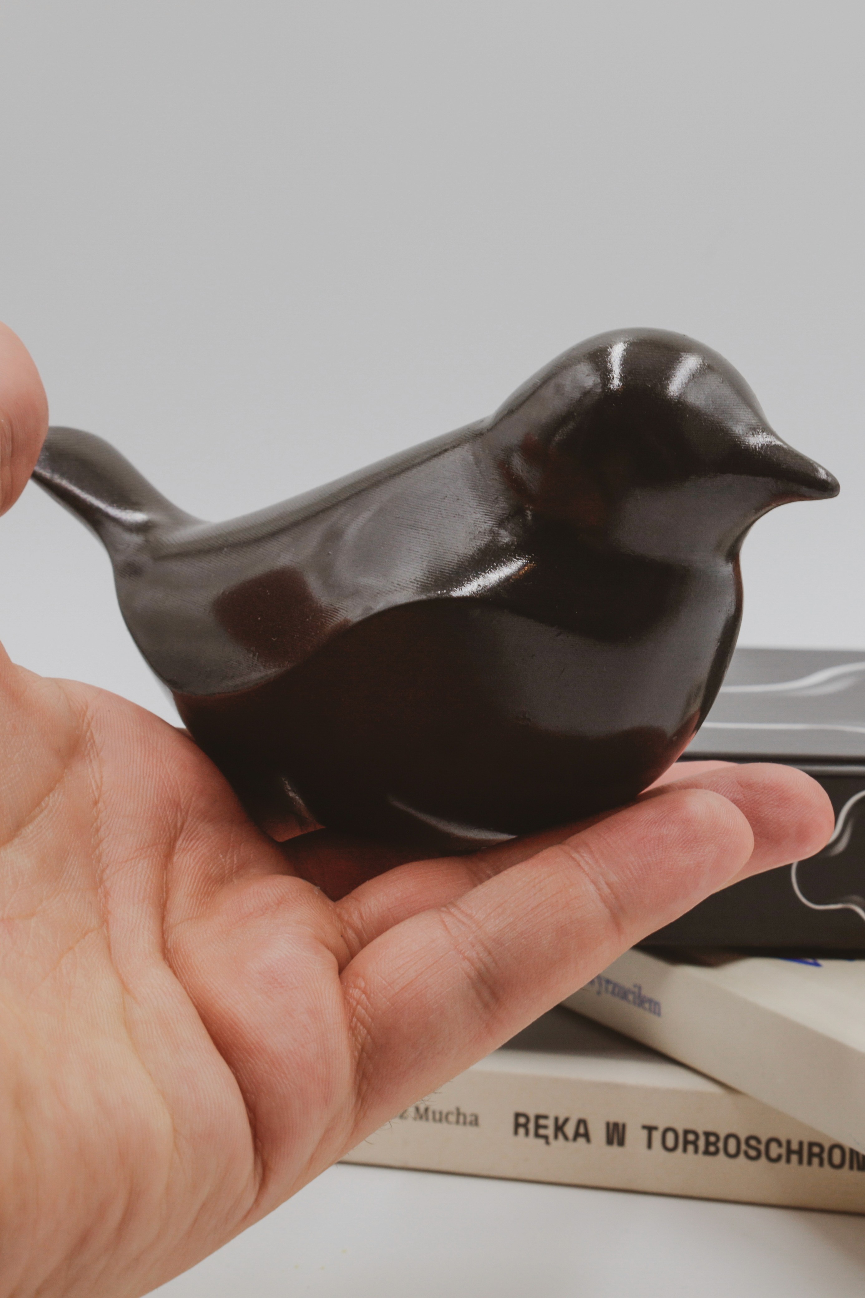 Produkt nawiązuje wyglądem oraz wielkością do swojego pierwowzoru.