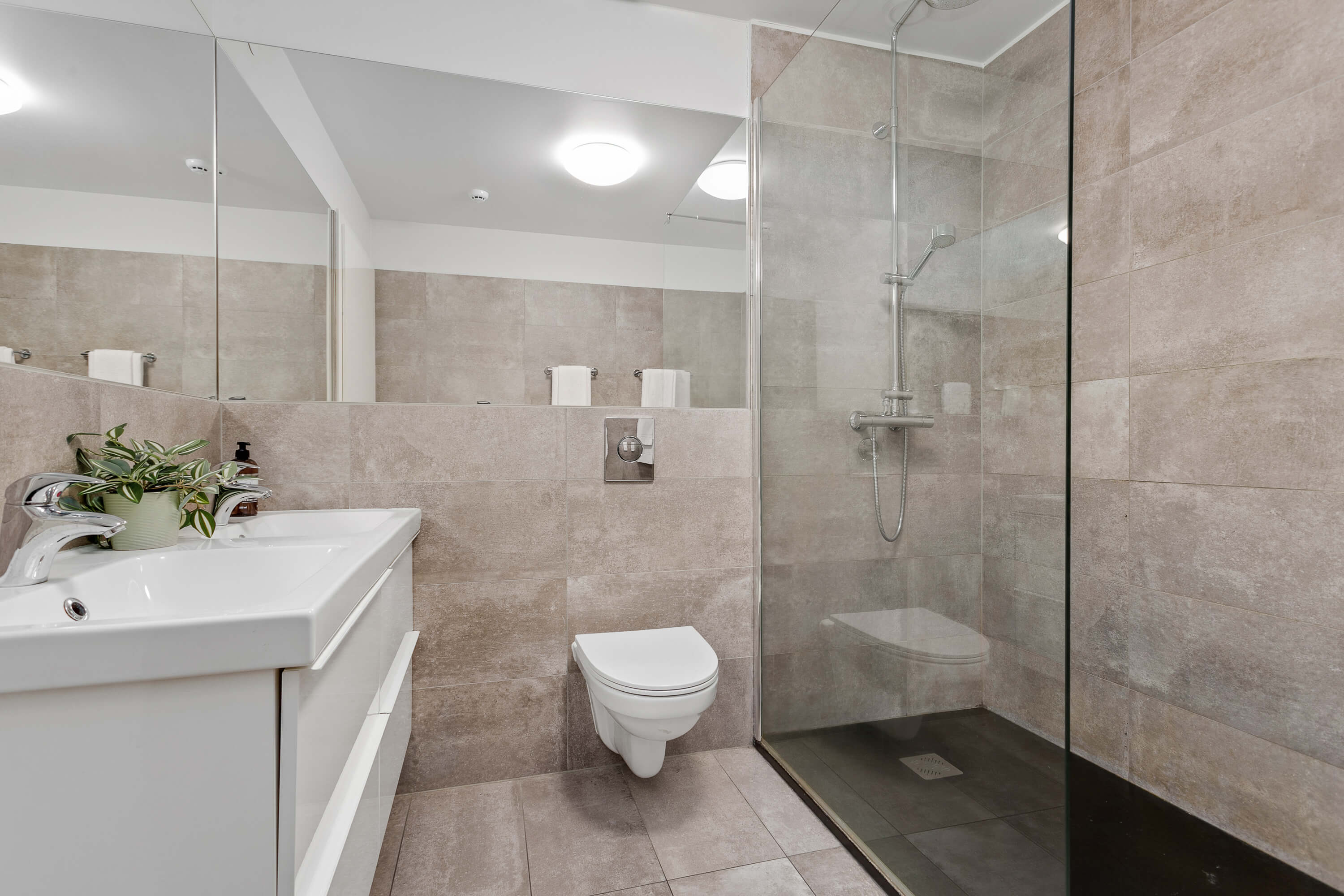 Fjölskyldu herbergi á Konvin Hotel