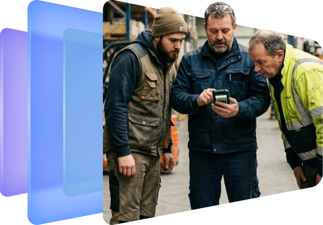 Spencer visual met zorgprofessionals in uniform die samen naar smartphone kijken, symbool voor communicatie en samenwerking