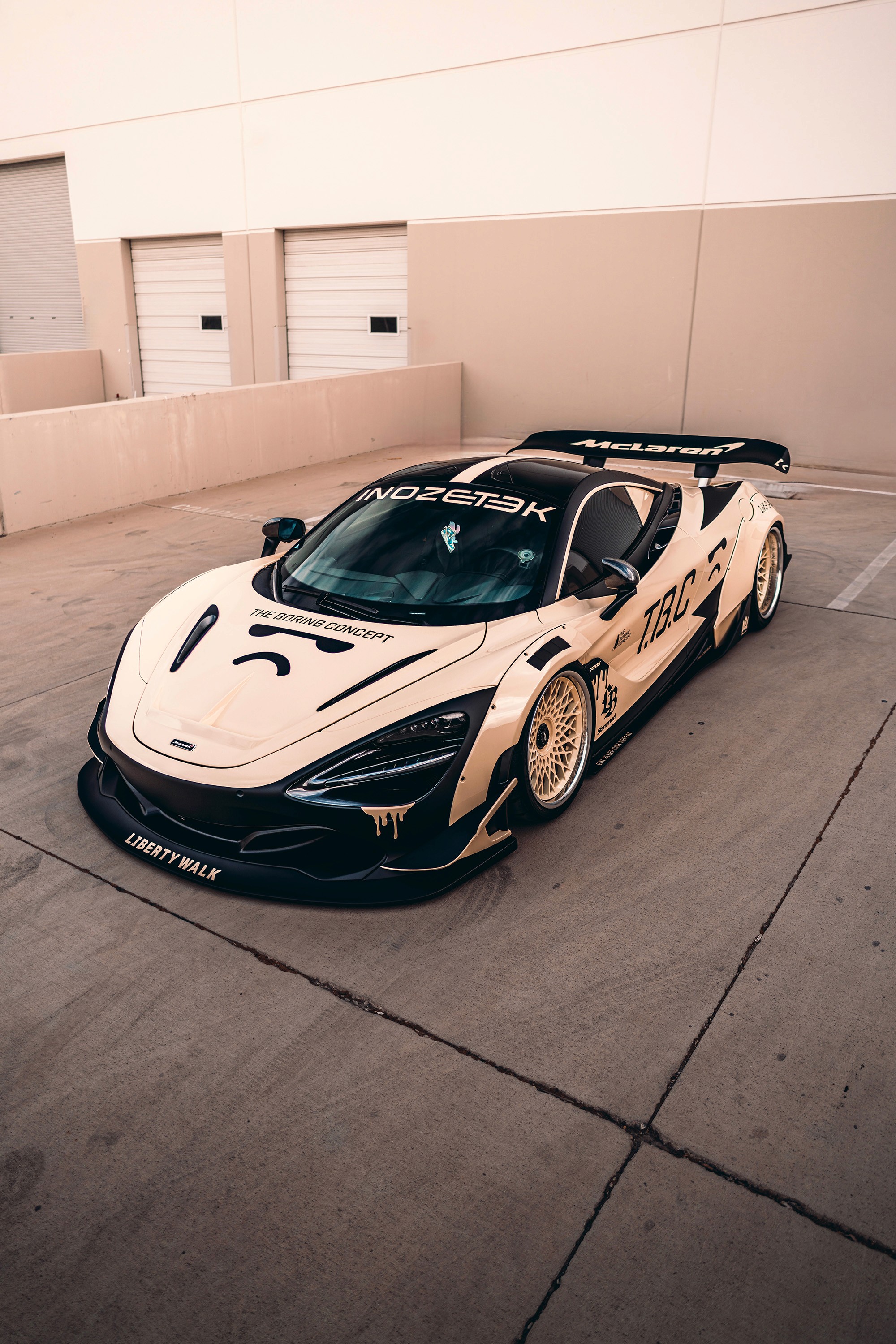 INOZETEK The Boring Concept THE BORING WHITE Dynamic PPF McLaren 720S