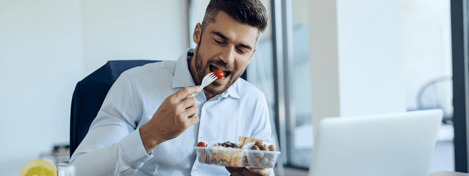 Alimentazione al lavoro: abitudini che generano energia