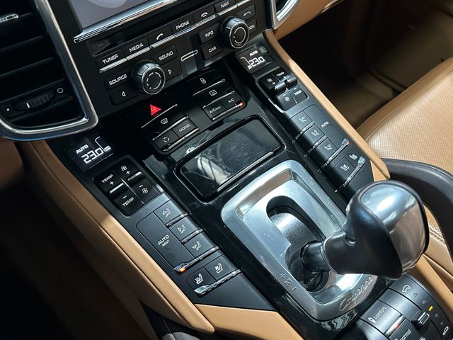 PORSCHE Cayenne 2013 BLACK Gebrauchtwagen - Galeriebild 18