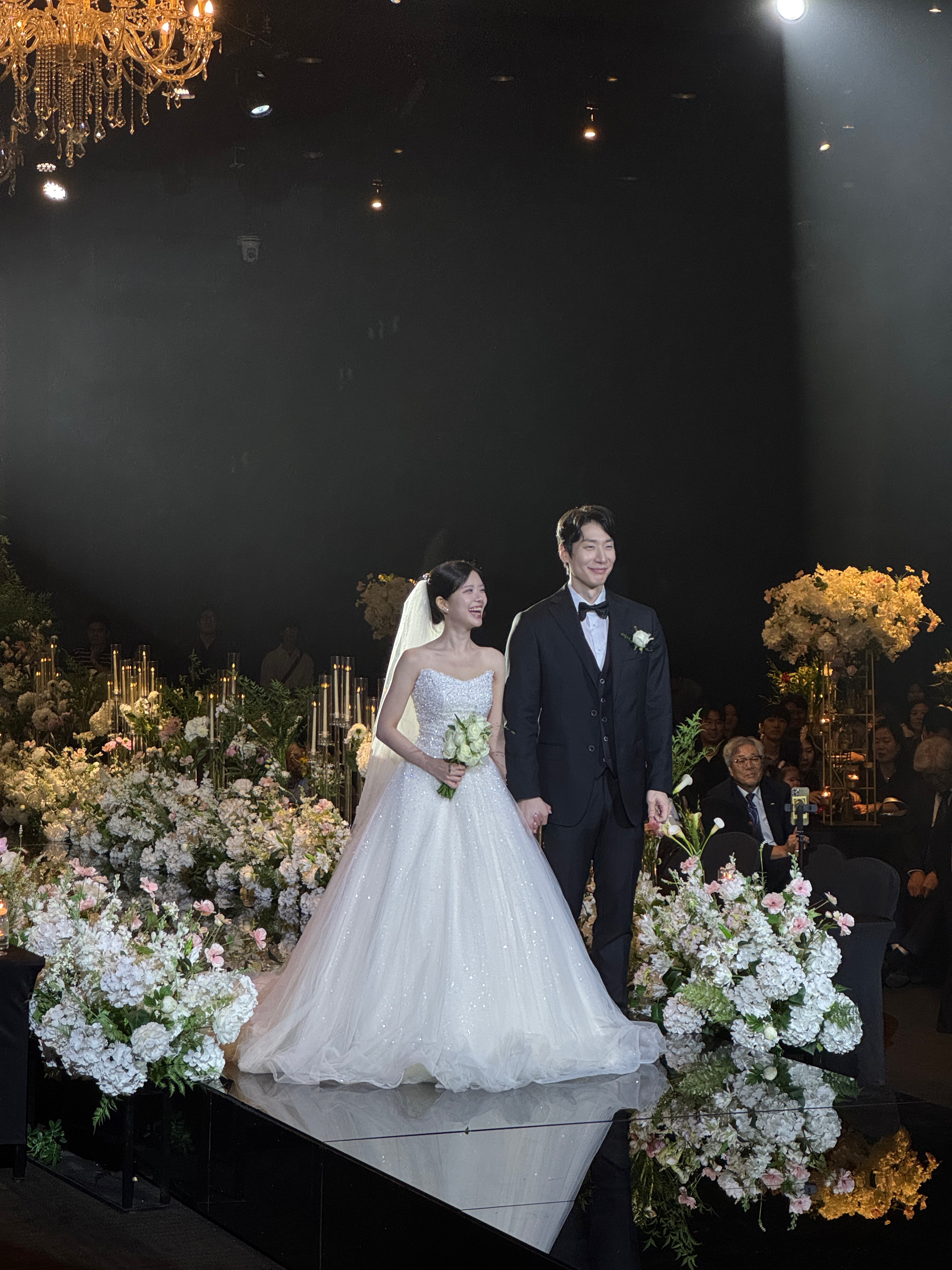 성남 가천컨벤션 아이폰스냅 후기 | 온미스냅이 담아낸 미디어월과 단독홀 본식기록