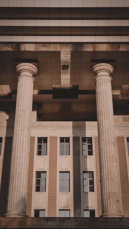 Courthouse exterior representing bankruptcy courts, filing districts, and legal help options