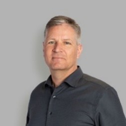 shallow focus photography of woman outdoor during day