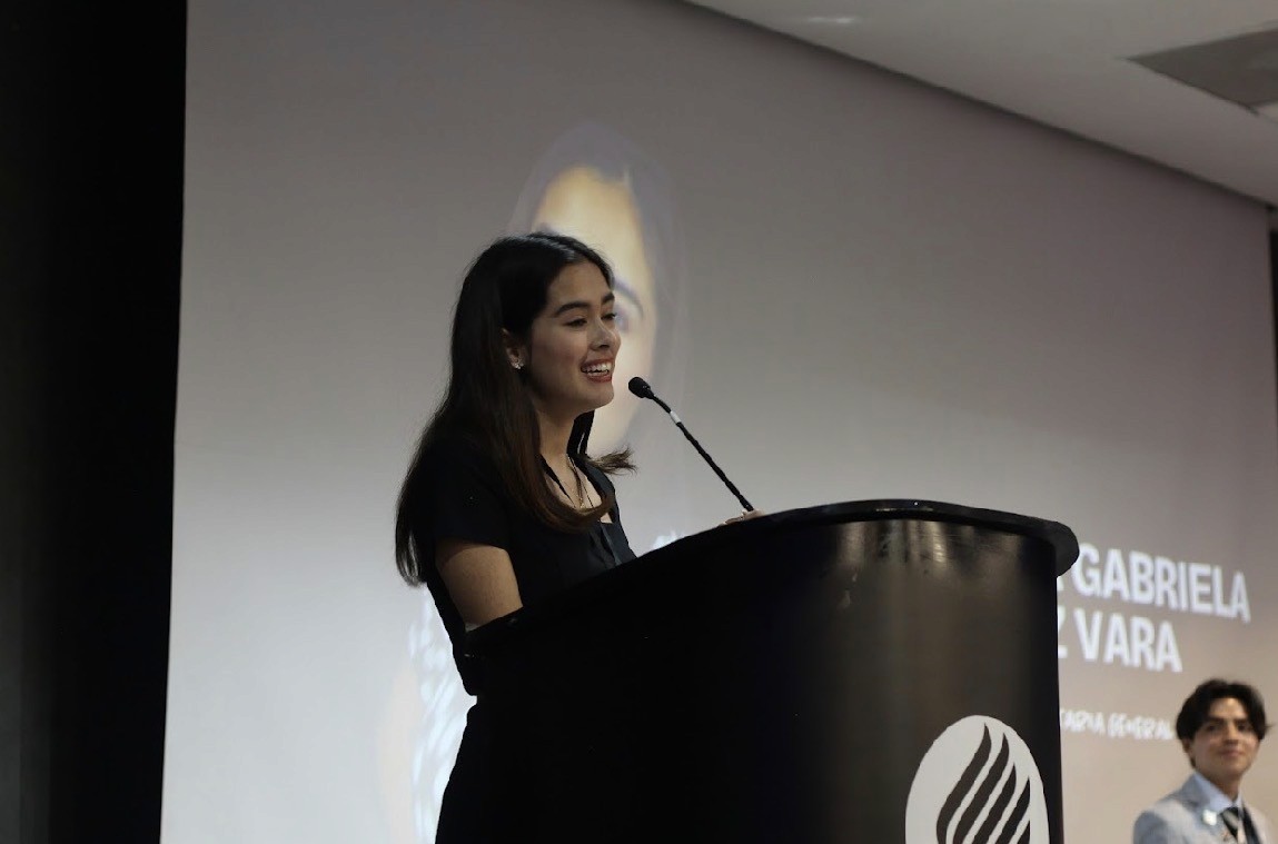 Pipe organ and chairs inside a grand church
