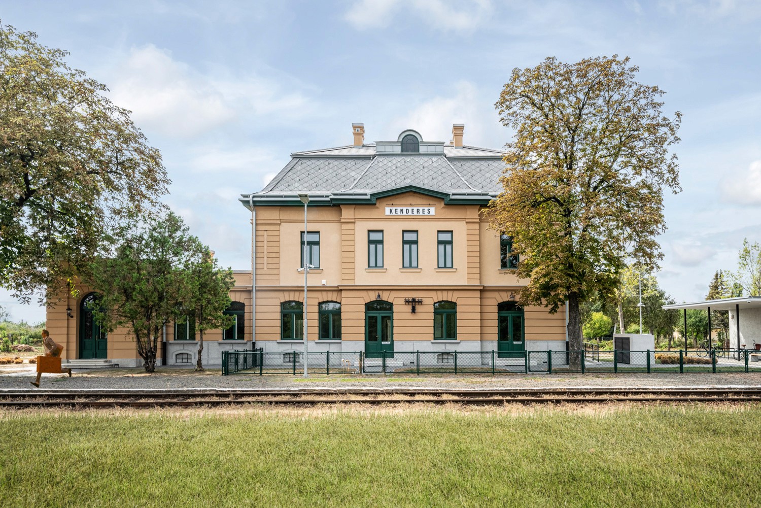 Kenderes Vasútállomás _ building _Kroki studio 