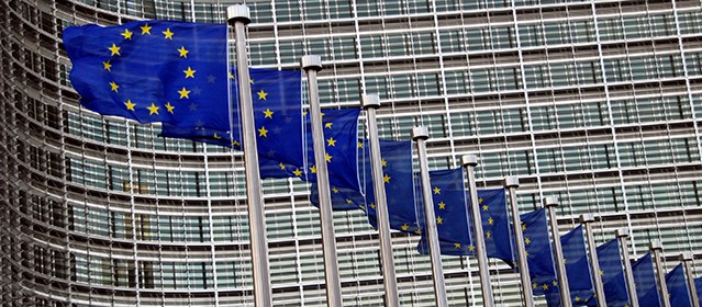 AI-förordningen i Sverige 2026: Vad som gäller nu, böter & compliance