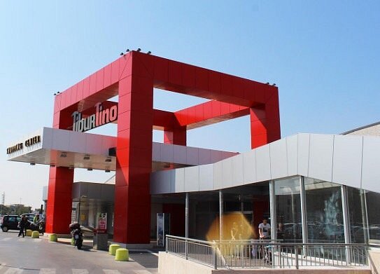 zona industriale di estrazione travertino a tivoli con vista su tiburtina