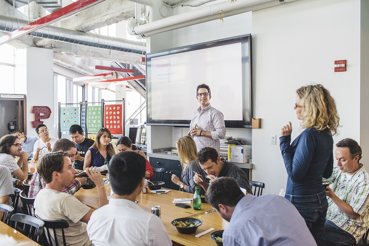 Every Monday, Dave Morin leads an All Hands meeting during lunch. They have catered food every day. Outside of eating at the office, Heyday has become a pretty regular lunch spot for the entire design team.