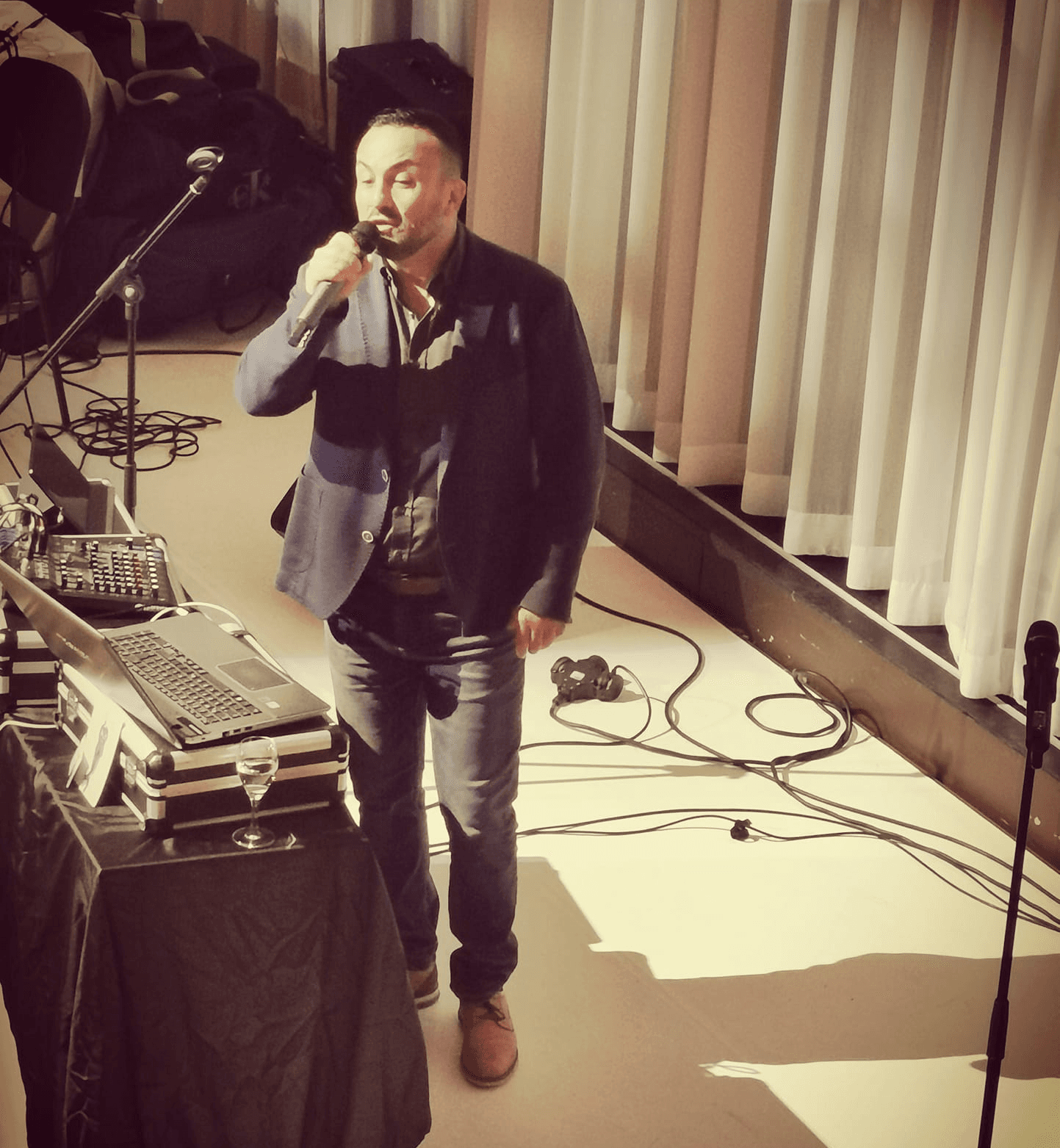 Photo of Gold in a leaf