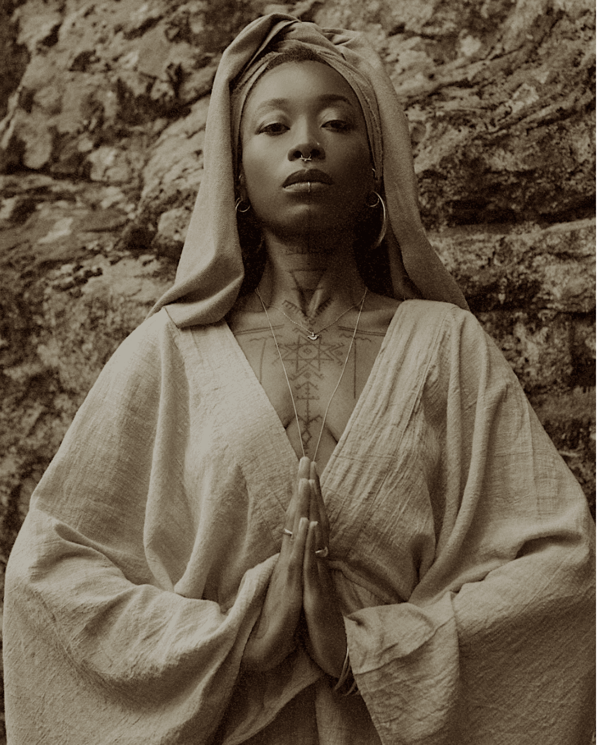 Serpent Goddess Dusah Wiseman yoga teacher meditation qigong breathwork music musician healing frequency