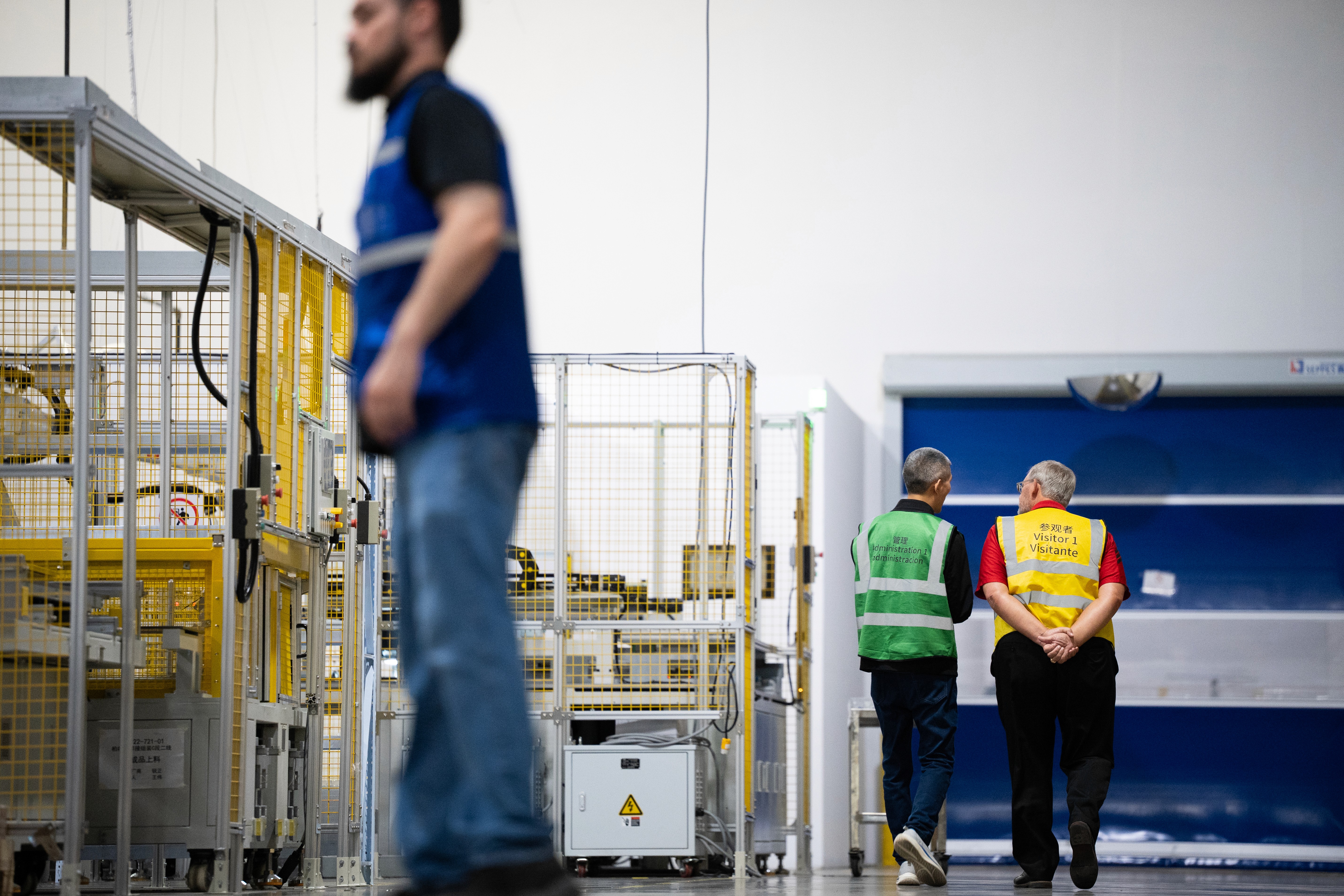 Photograph of the Irving Mayor touring a local manufacturing facility.