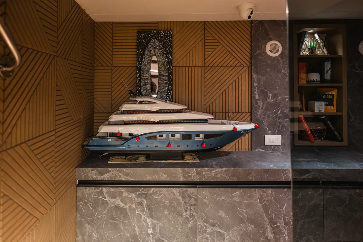 Модел на яхта Sea Fox