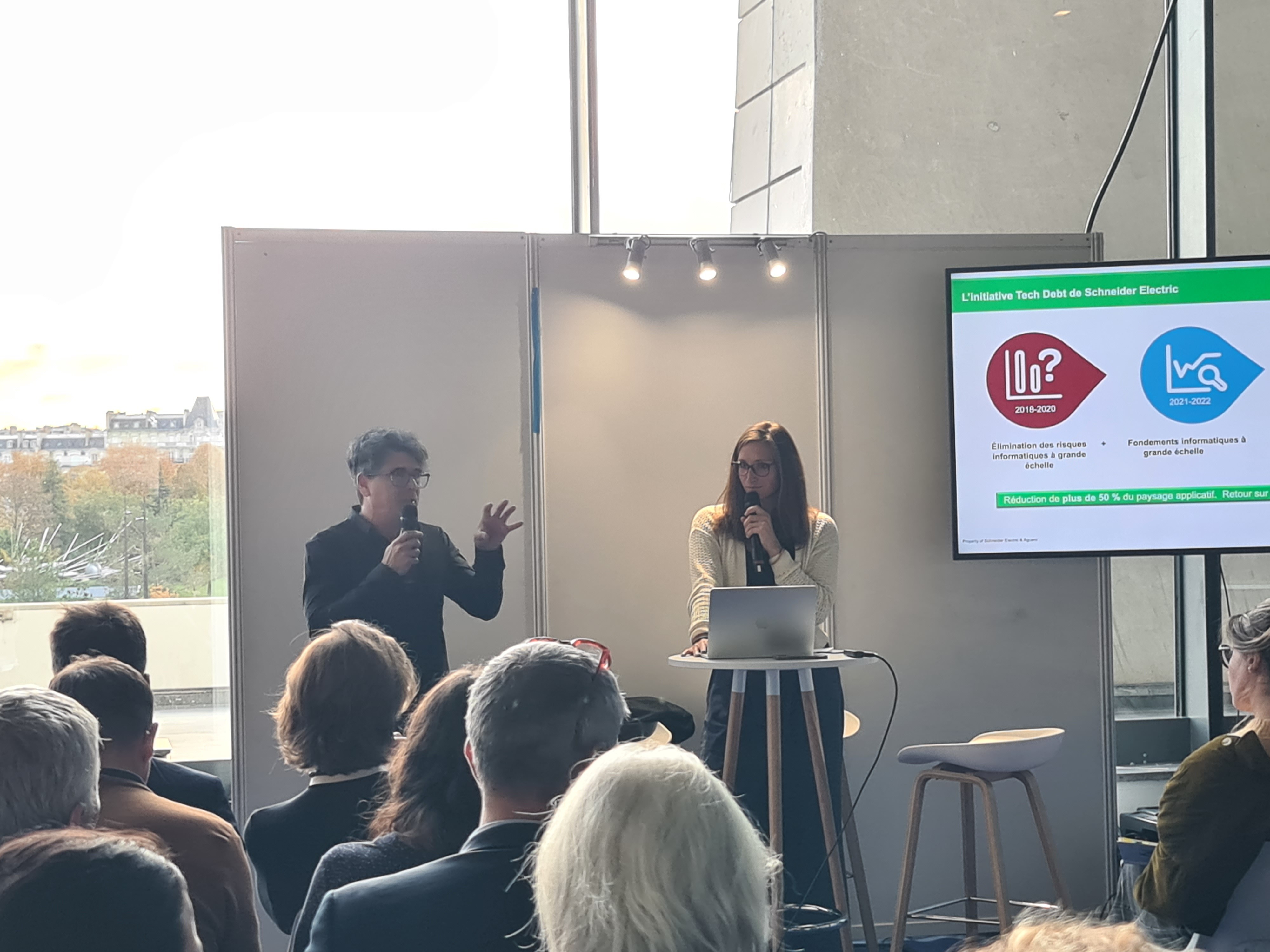 Hervé Guirado, VP of Apps simplification & Technical Debt, et Aguaro's team