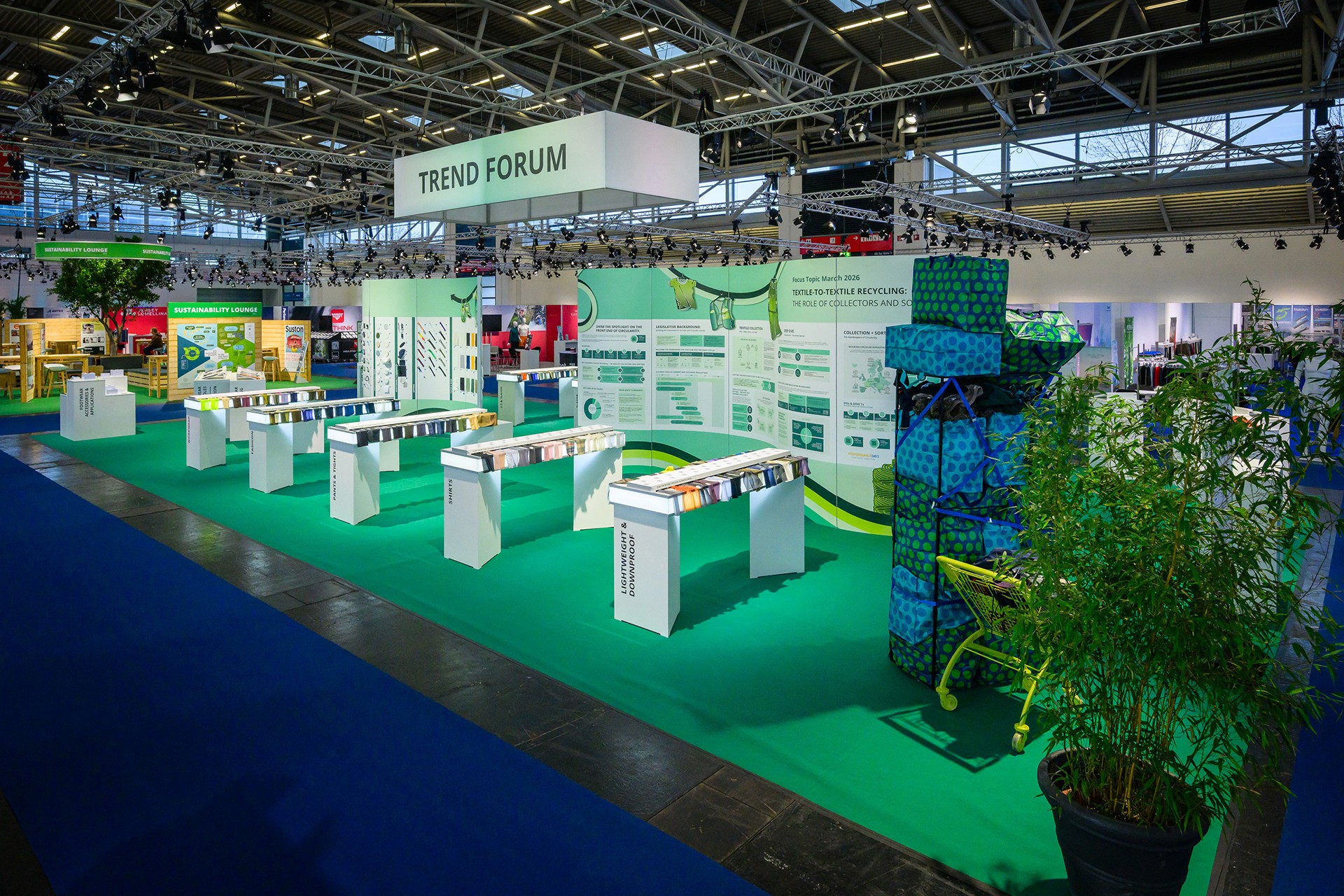 Vorschaubild von der Messewand von PERFORMANCE DAYS, ein Designprojekt von marana design