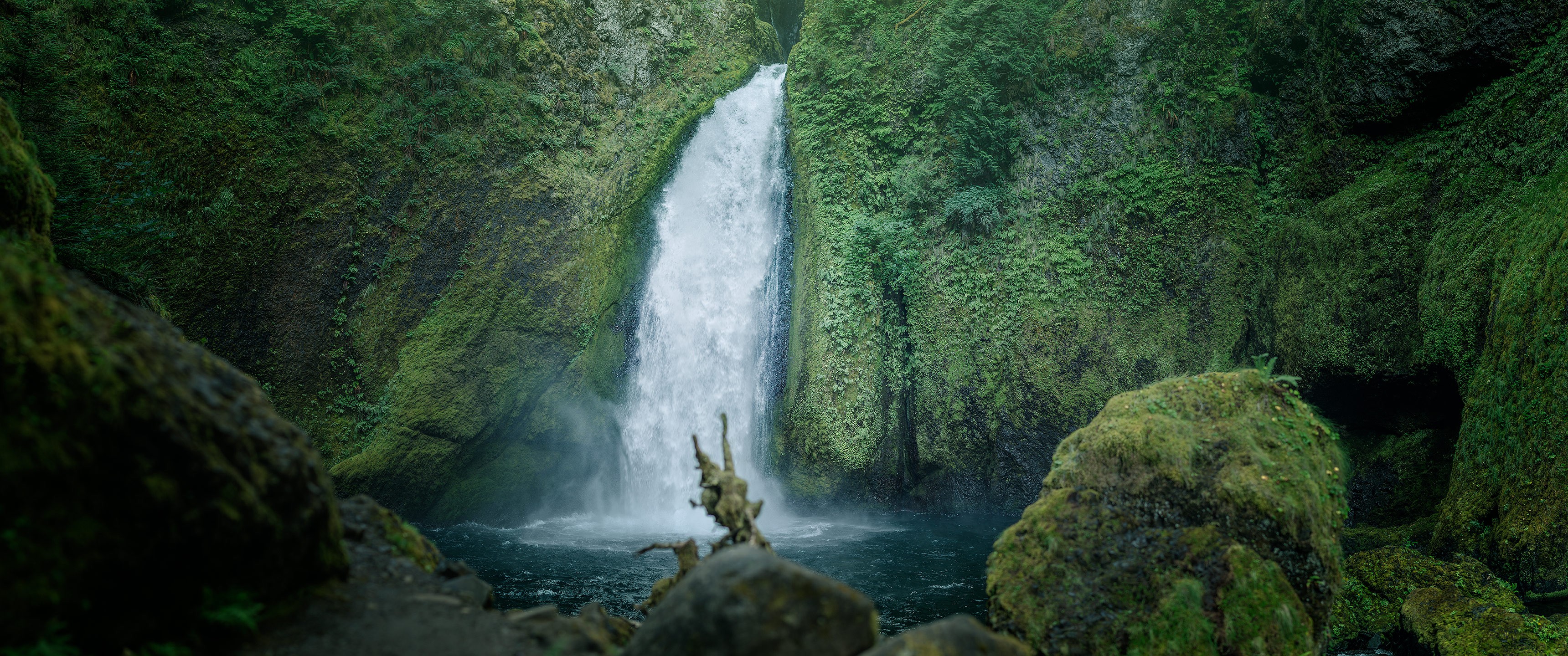 Wahclella Falls wallpaper