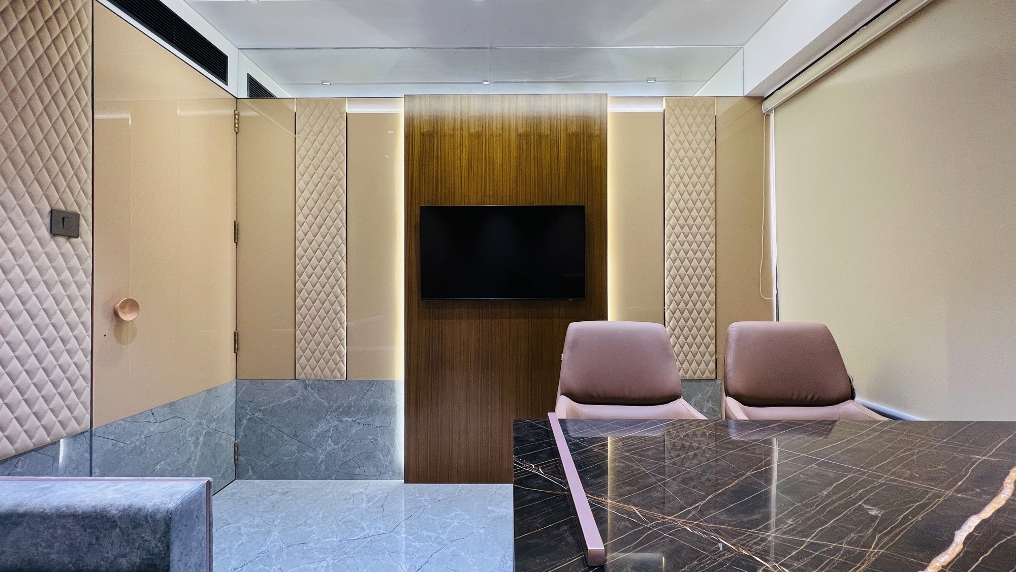 Bhaveshbhai: office interior by The Auura, photo 7
