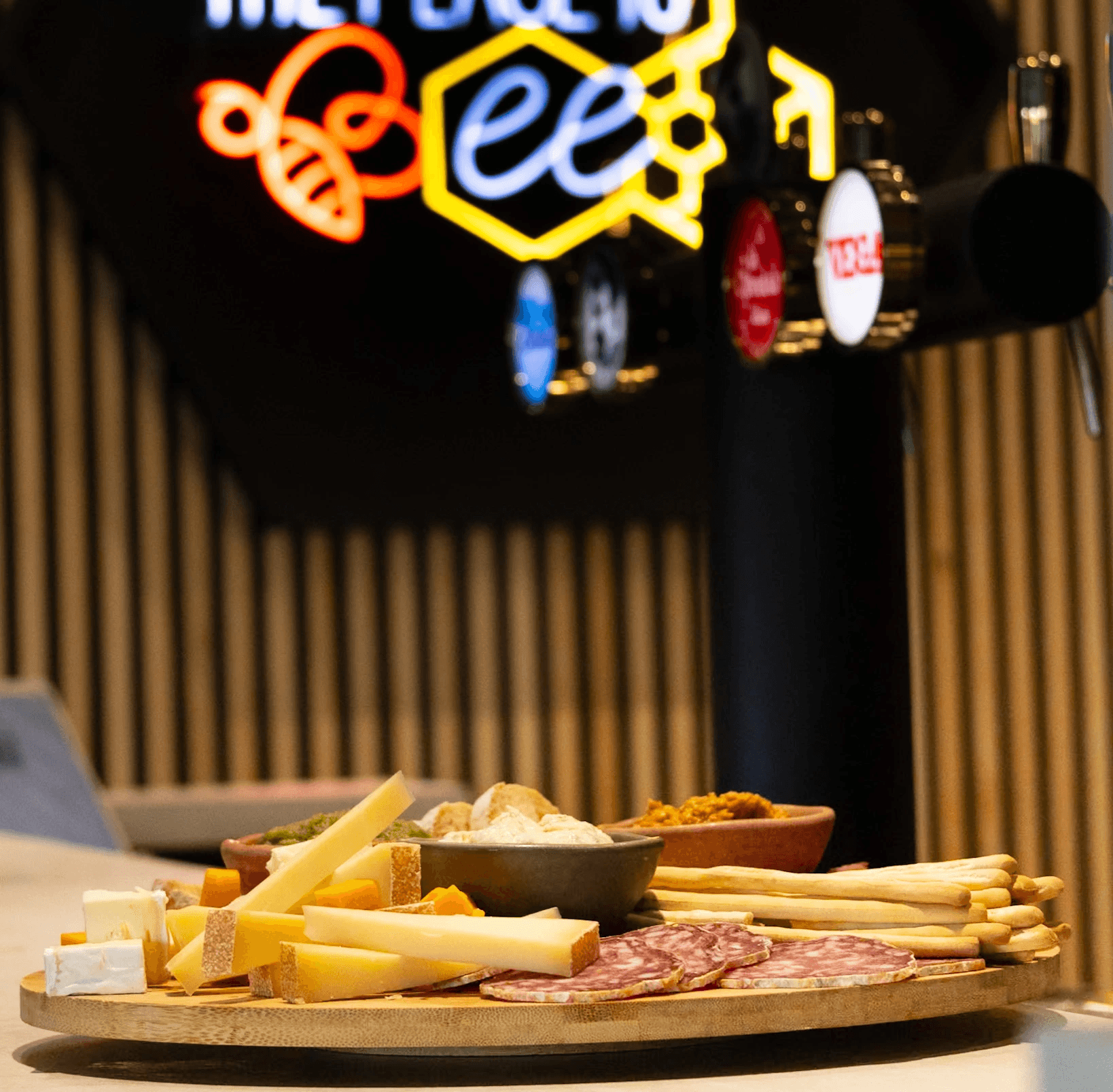 plance apéritif the place to bee soirée