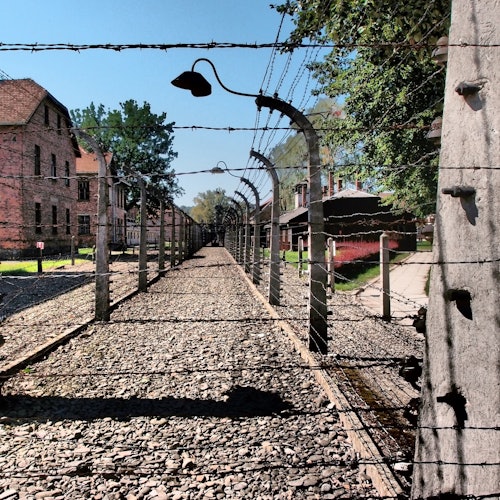 Auschwitz-Birkenau: Opastettu kierros + kuljetusliput Oświęcimissa