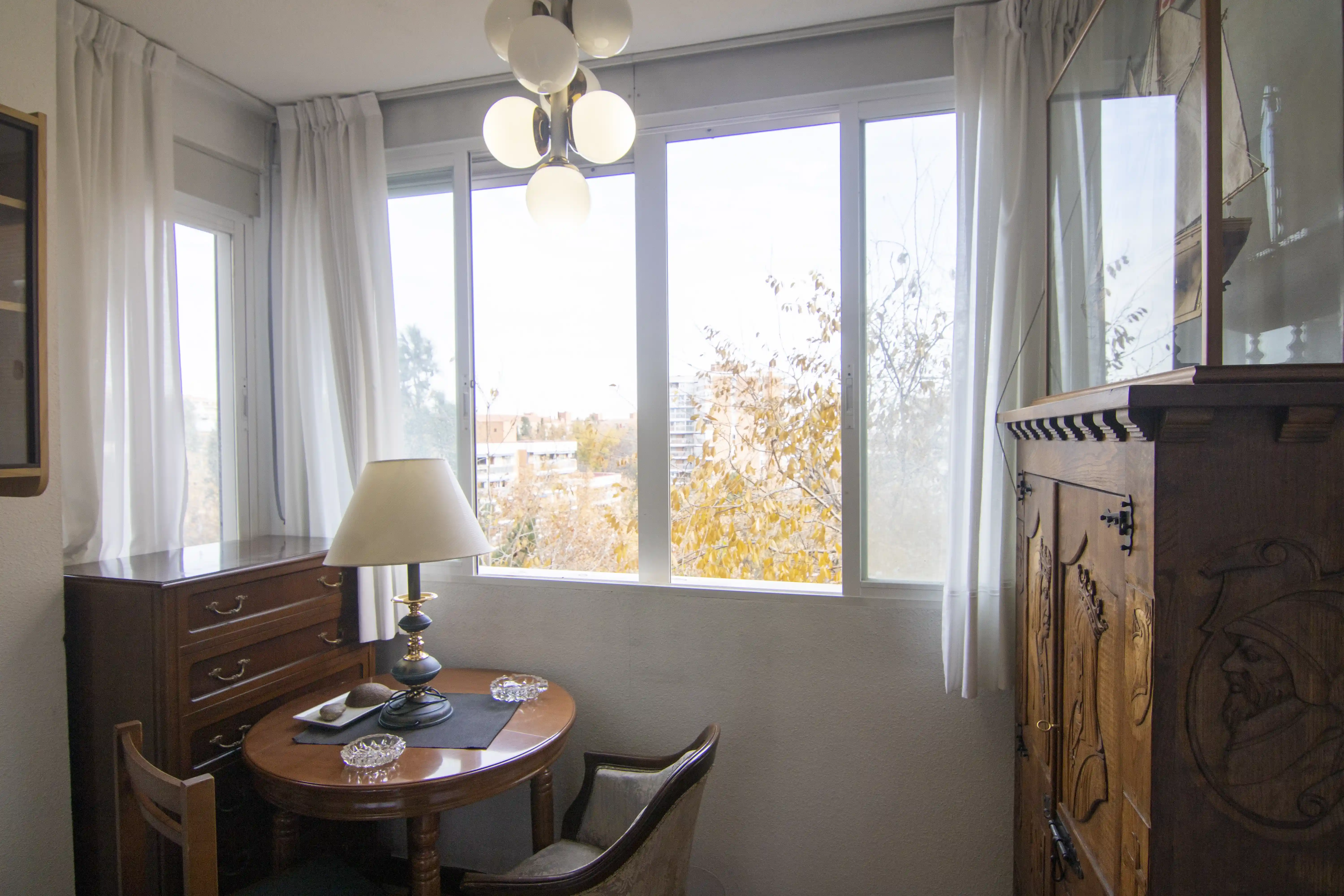 ventana-piso-en-pinar-del-rey