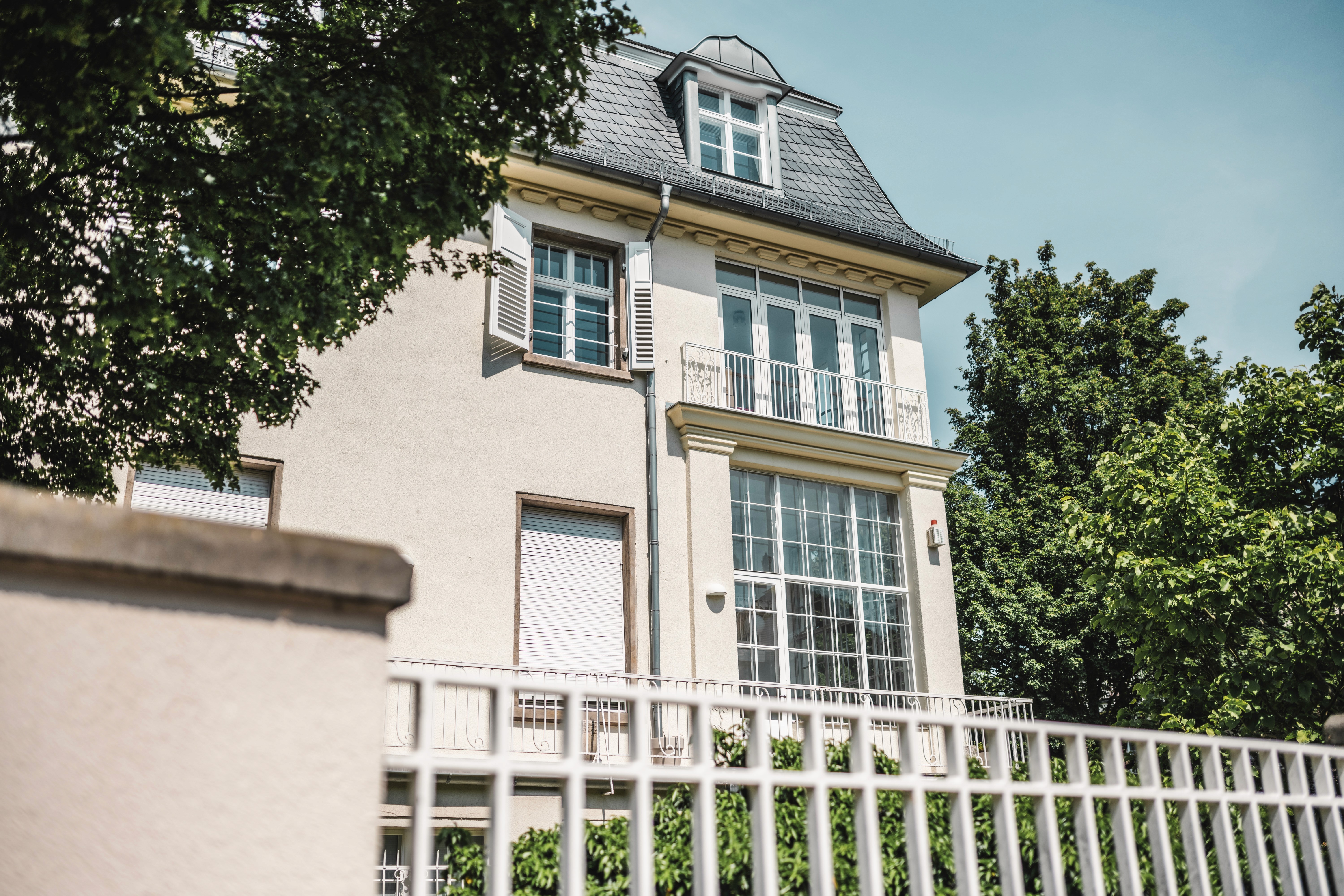 Die Büro-Villa von aussen