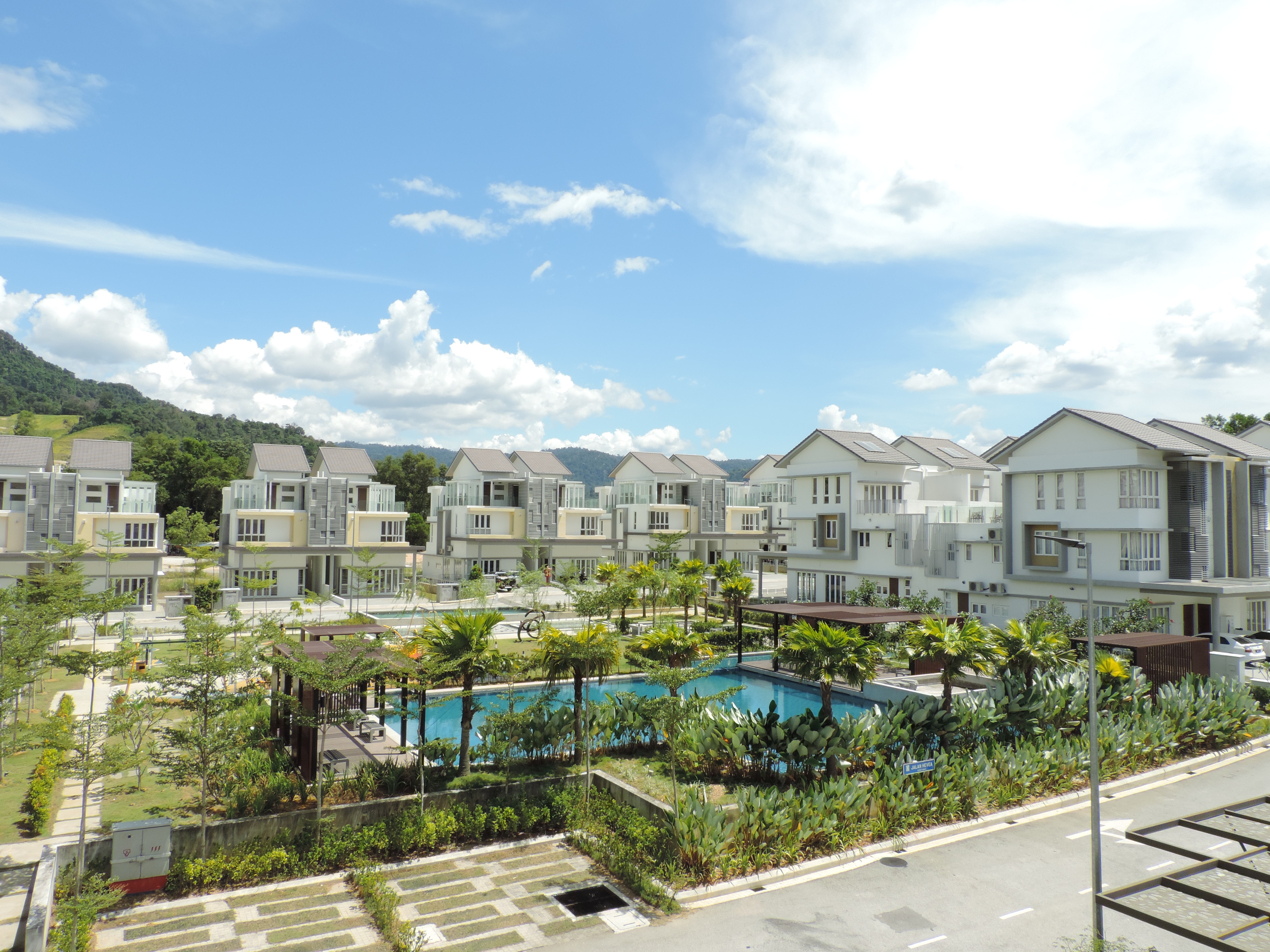 Exterior view of Hevea Kemensah project by Asima Architects